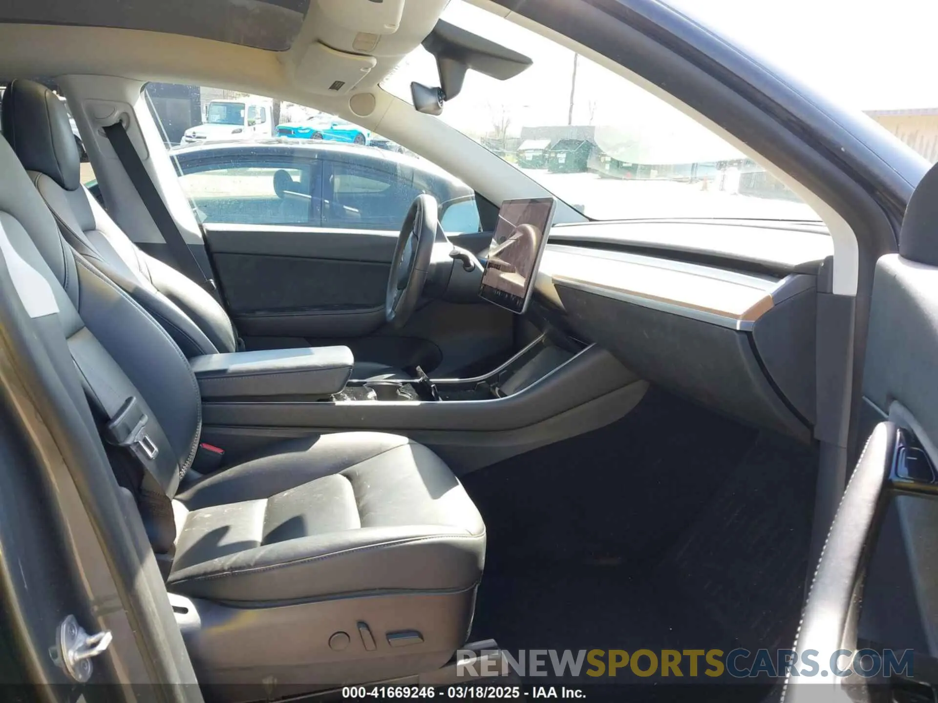 5 Photograph of a damaged car 5YJYGDEF8LF000658 TESLA MODEL Y 2020