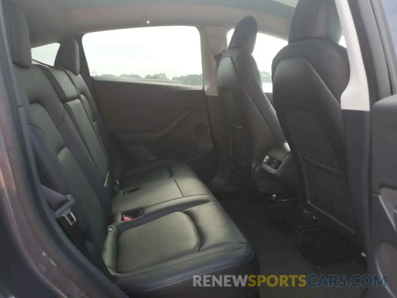 10 Photograph of a damaged car 5YJYGDEF8LF001406 TESLA MODEL Y 2020