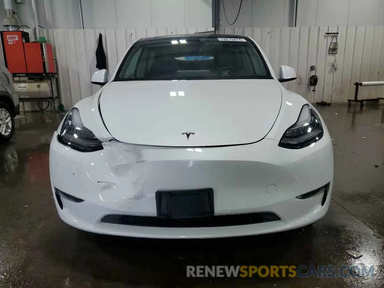 5 Photograph of a damaged car 5YJYGDEF8LF002720 TESLA MODEL Y 2020