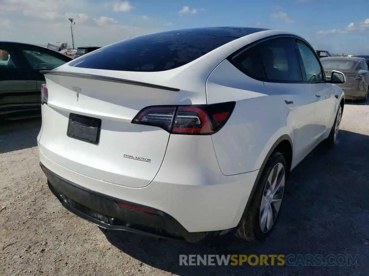 4 Photograph of a damaged car 5YJYGDEF8LF018304 TESLA MODEL Y 2020