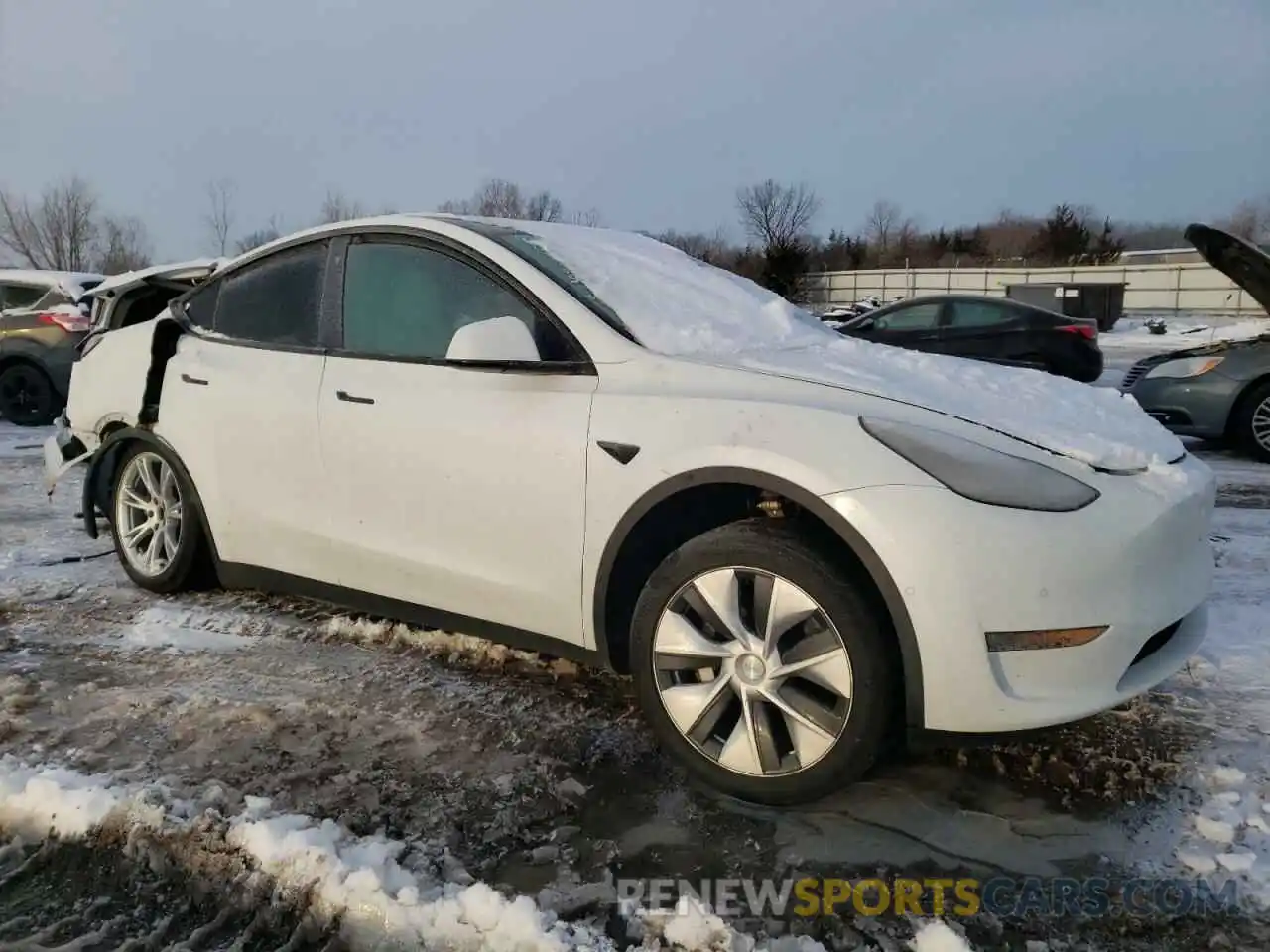 4 Photograph of a damaged car 5YJYGDEF8LF037466 TESLA MODEL Y 2020