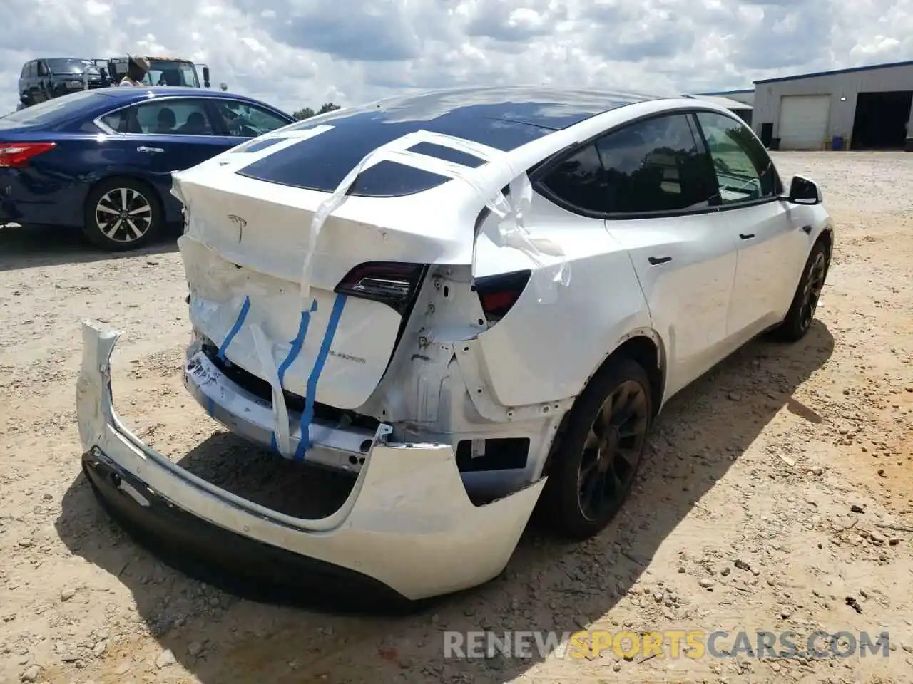 4 Photograph of a damaged car 5YJYGDEF9LF003018 TESLA MODEL Y 2020