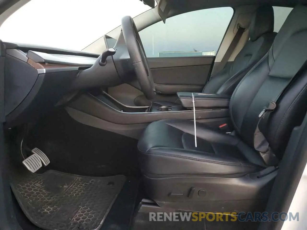 7 Photograph of a damaged car 5YJYGDEF9LF013855 TESLA MODEL Y 2020