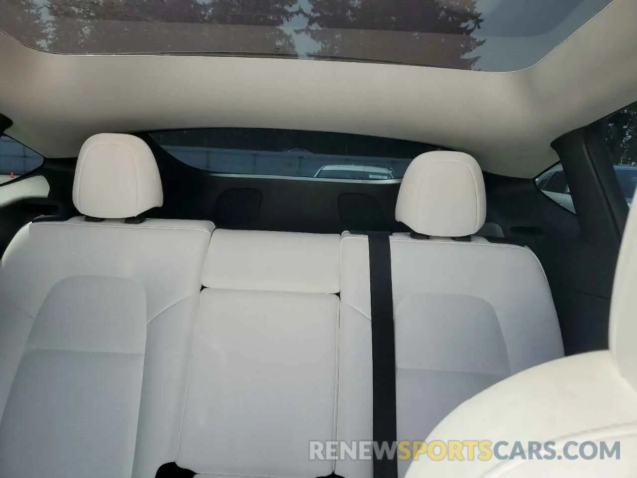 10 Photograph of a damaged car 5YJYGDEF9LF023060 TESLA MODEL Y 2020