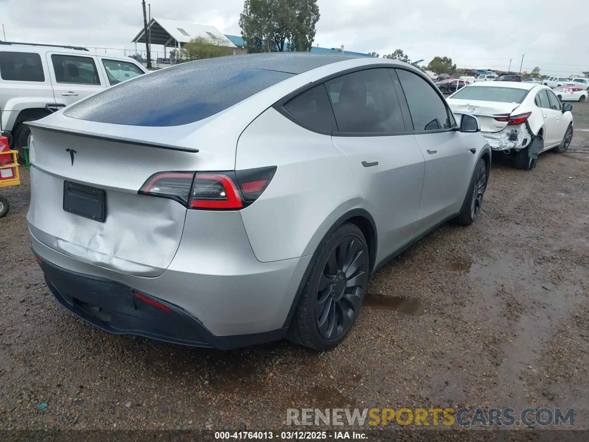 4 Photograph of a damaged car 5YJYGDEF9LF038500 TESLA MODEL Y 2020