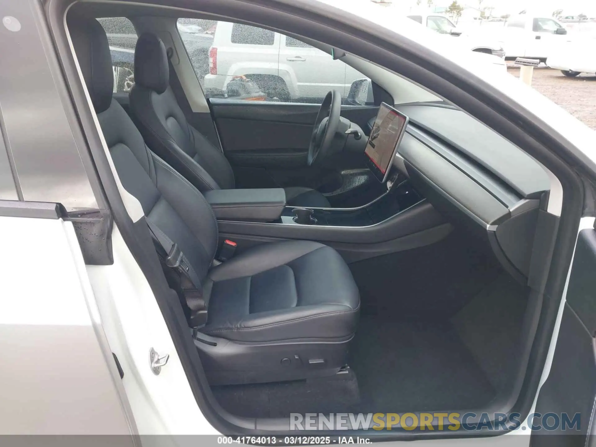 5 Photograph of a damaged car 5YJYGDEF9LF038500 TESLA MODEL Y 2020