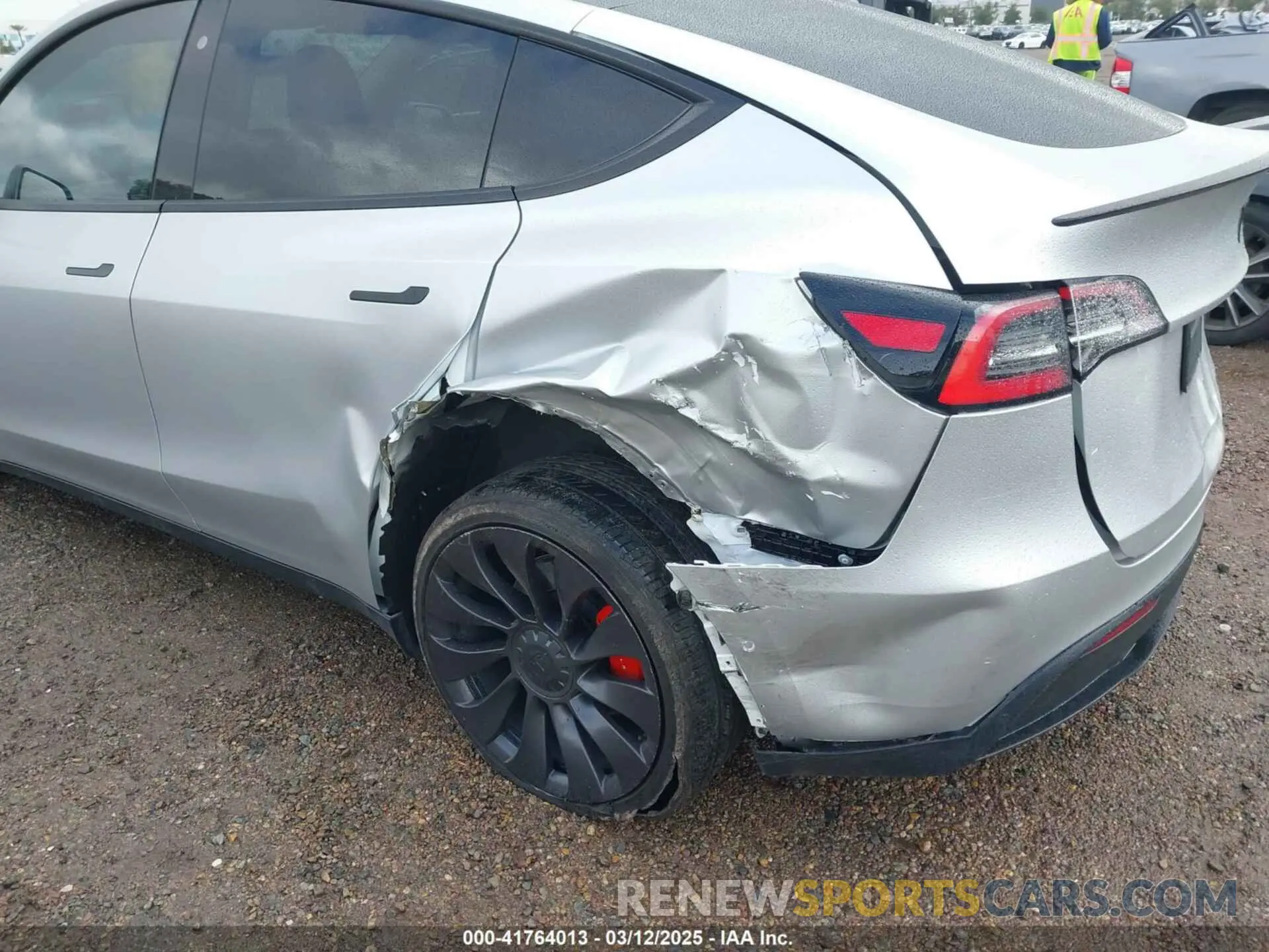 6 Photograph of a damaged car 5YJYGDEF9LF038500 TESLA MODEL Y 2020