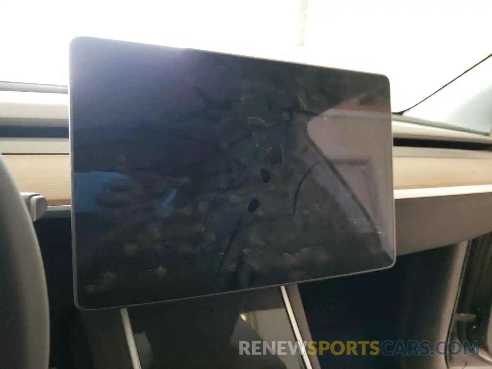 8 Photograph of a damaged car 5YJYGDEFXLF000287 TESLA MODEL Y 2020