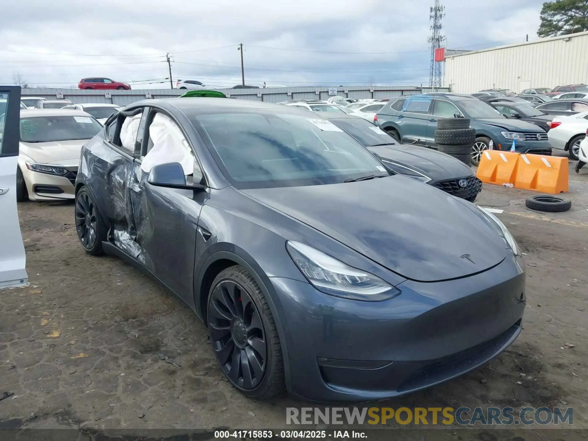 1 Photograph of a damaged car 5YJYGDEFXLF001469 TESLA MODEL Y 2020