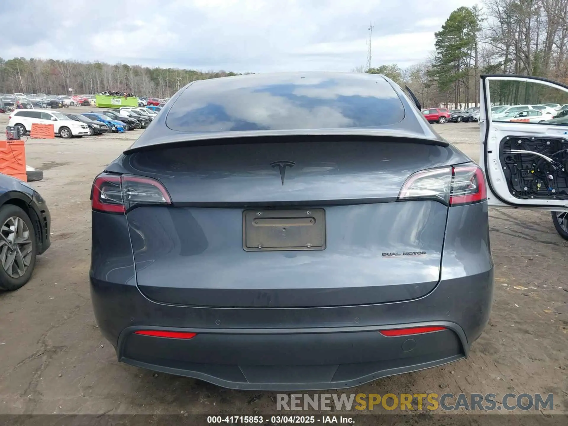 16 Photograph of a damaged car 5YJYGDEFXLF001469 TESLA MODEL Y 2020