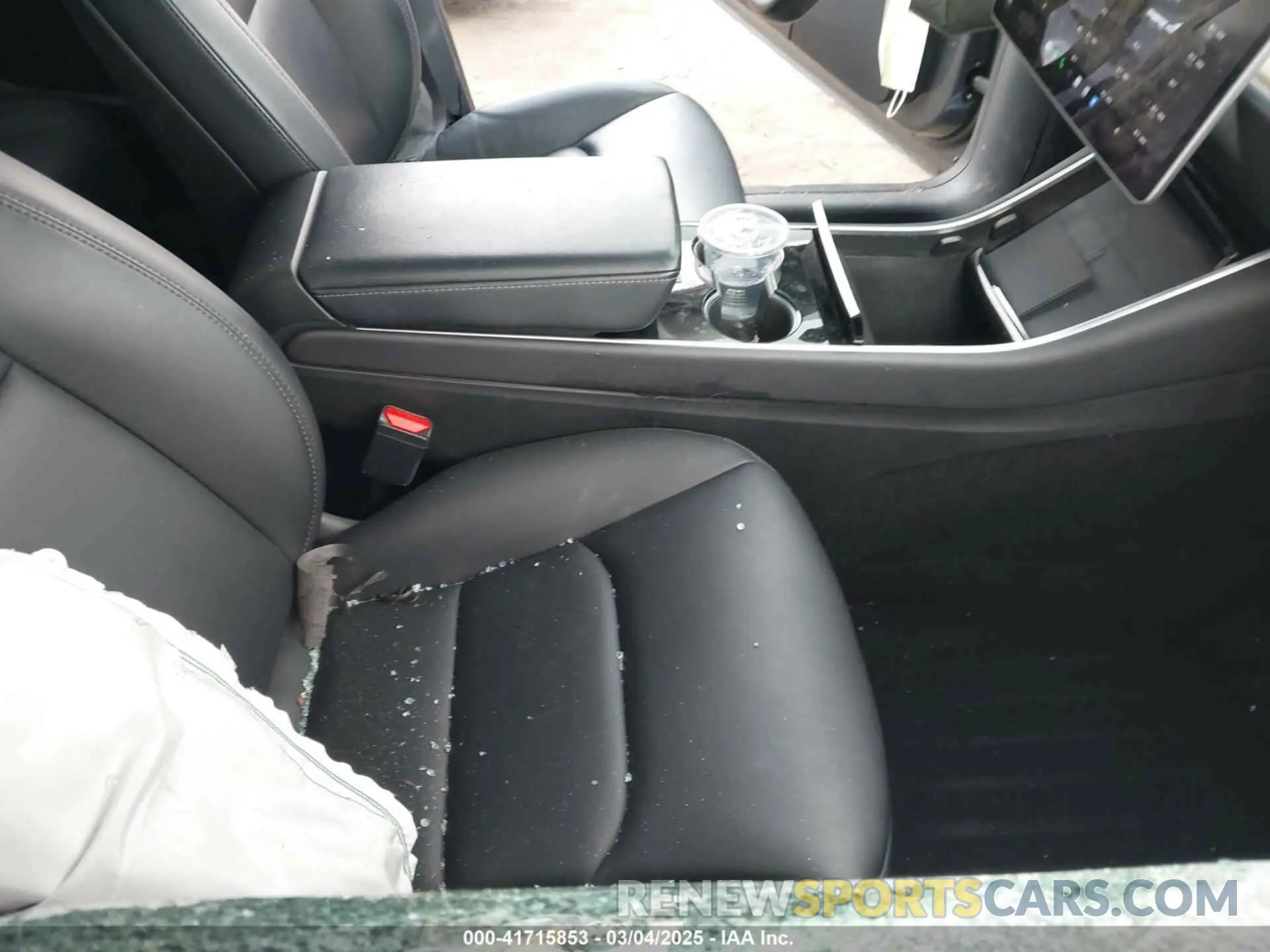 5 Photograph of a damaged car 5YJYGDEFXLF001469 TESLA MODEL Y 2020
