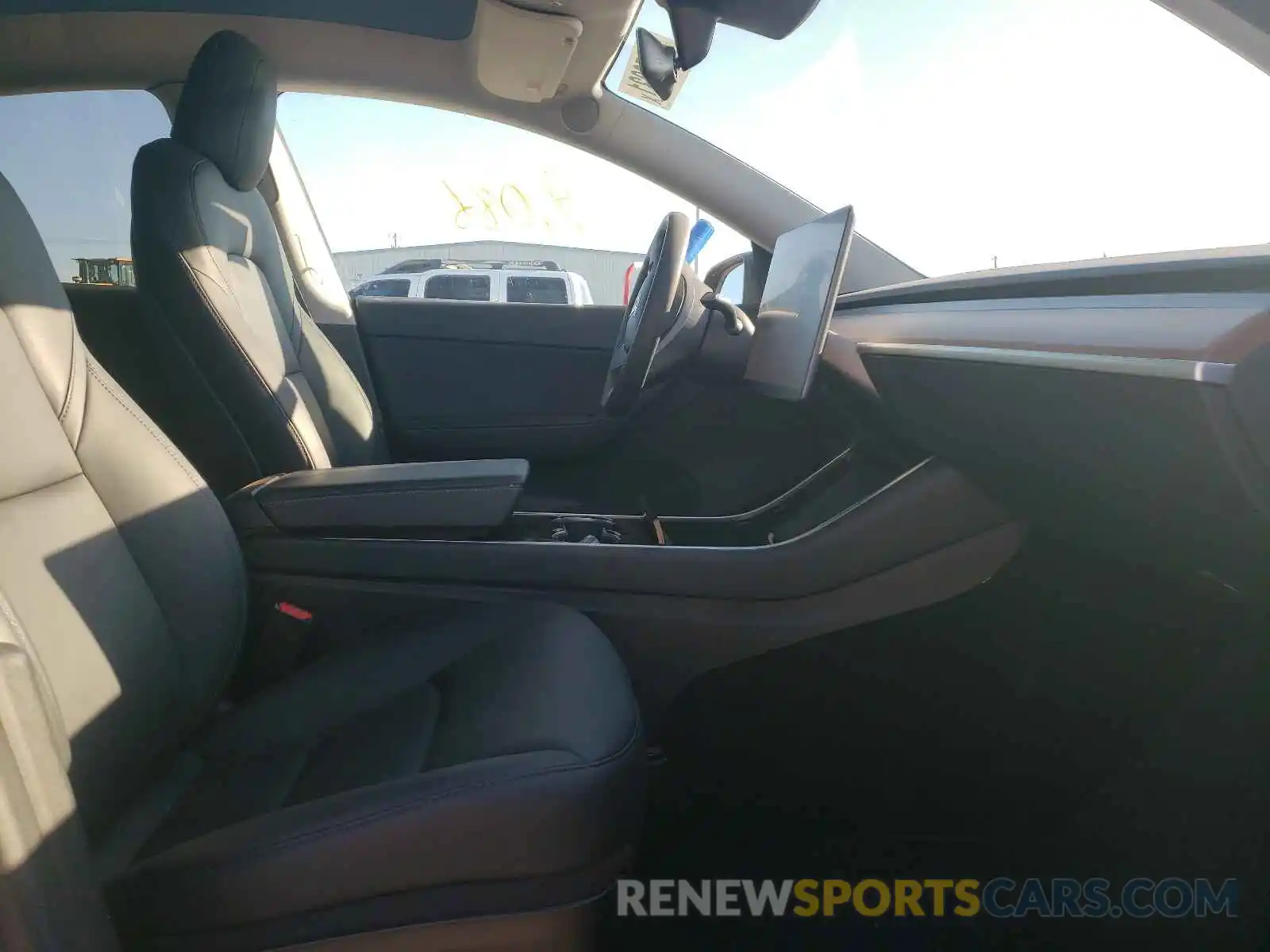 5 Photograph of a damaged car 5YJYGDEFXLF049876 TESLA MODEL Y 2020