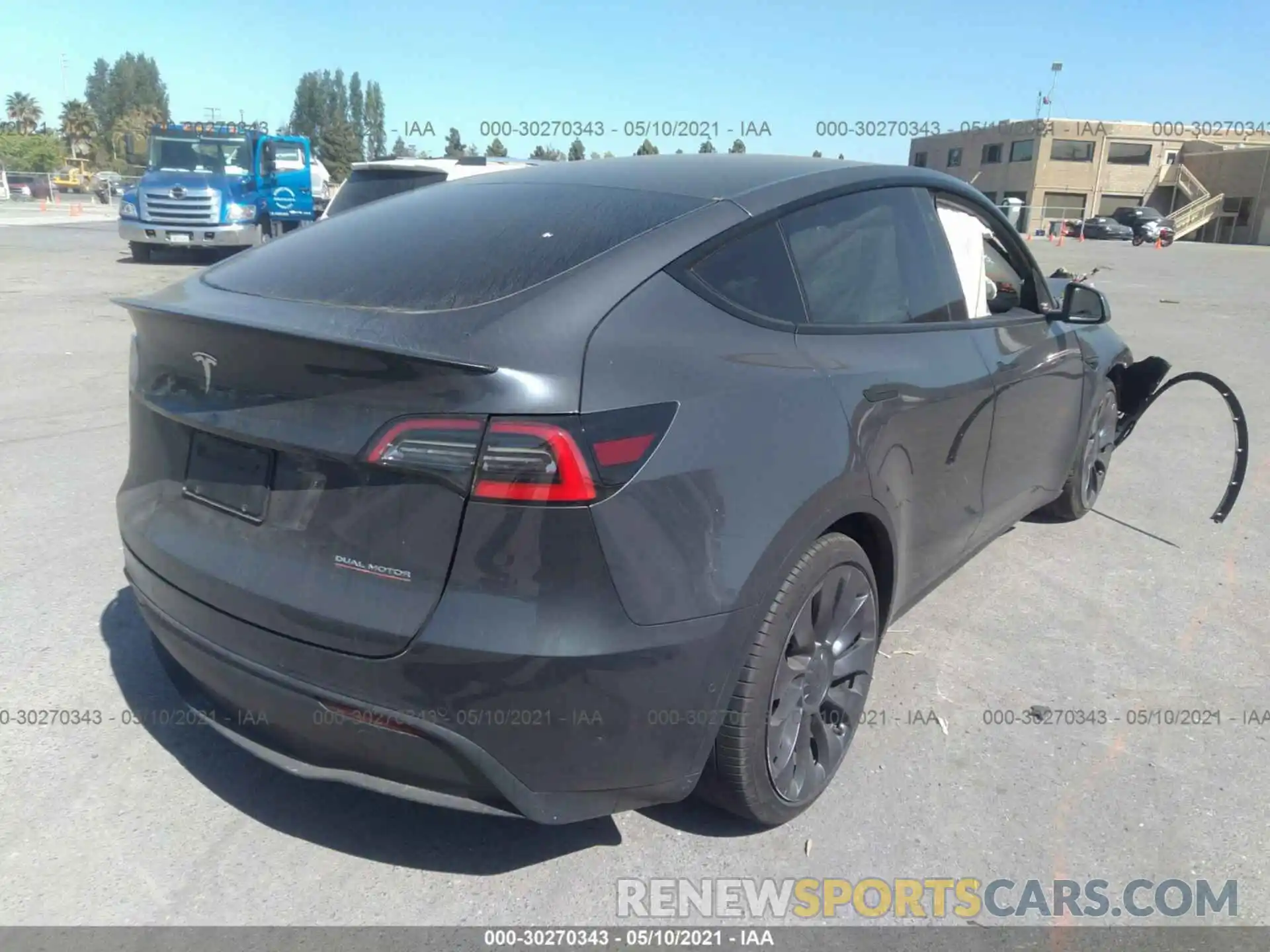 4 Photograph of a damaged car 5YJYGDEFXLF058870 TESLA MODEL Y 2020