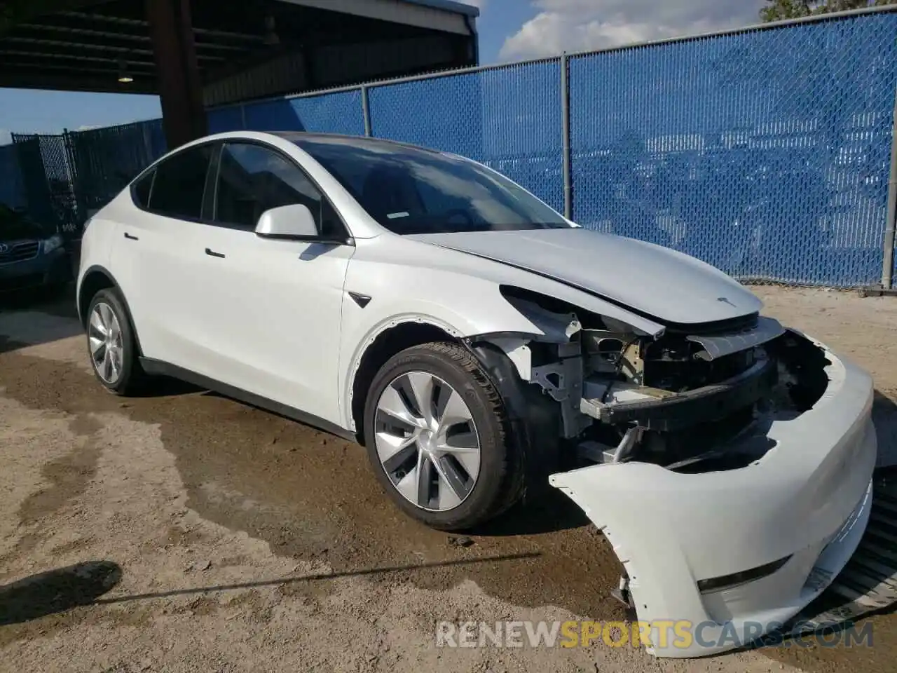 4 Photograph of a damaged car 5YJYGAED0MF142727 TESLA MODEL Y 2021