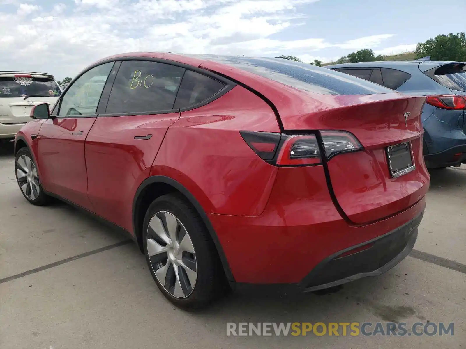 3 Photograph of a damaged car 5YJYGAED2MF142681 TESLA MODEL Y 2021