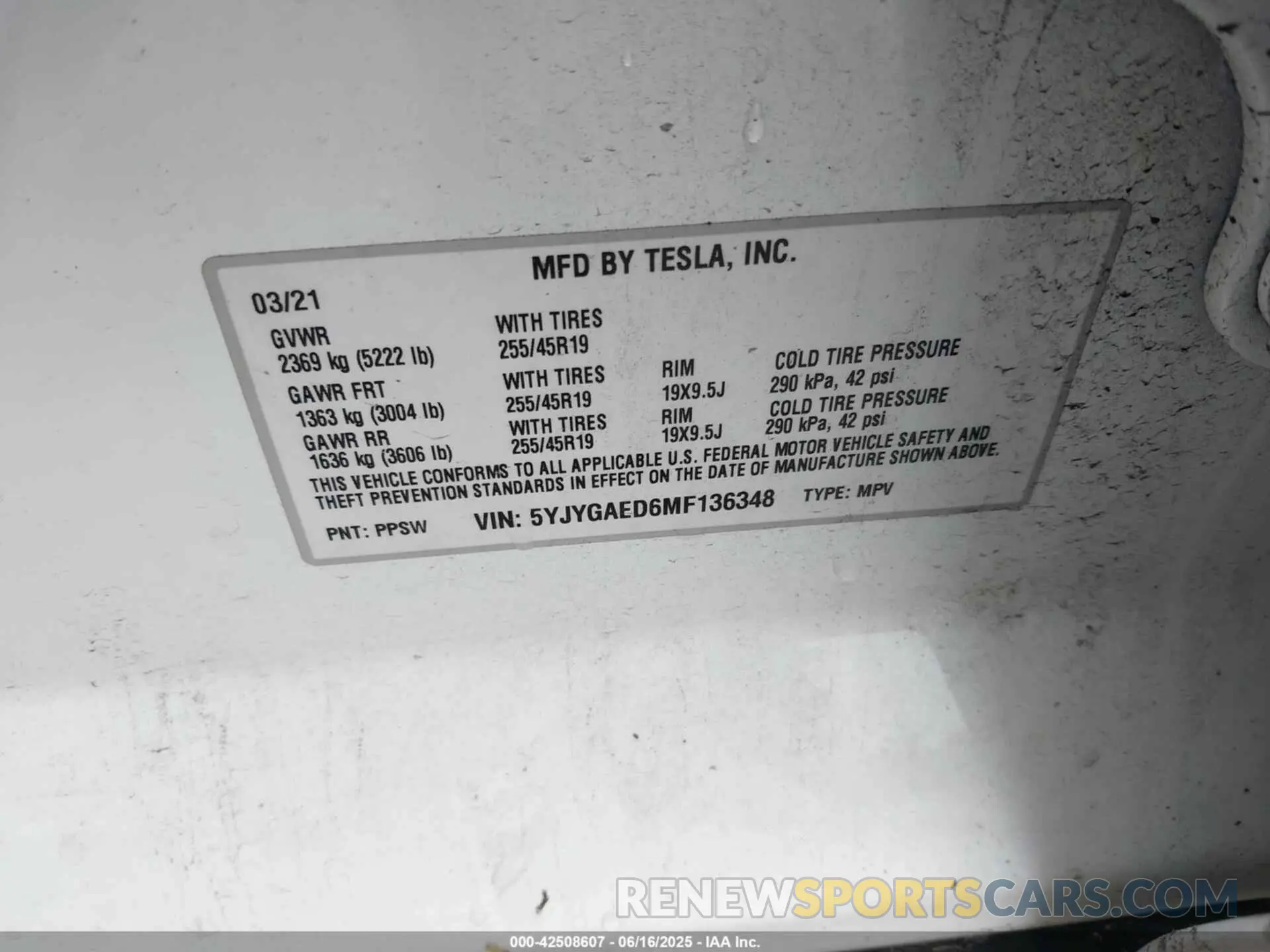 9 Photograph of a damaged car 5YJYGAED6MF136348 TESLA MODEL Y 2021
