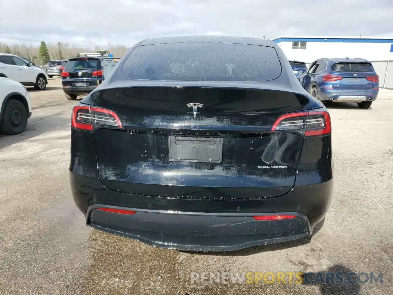 6 Photograph of a damaged car 5YJYGAEE0MF144423 TESLA MODEL Y 2021