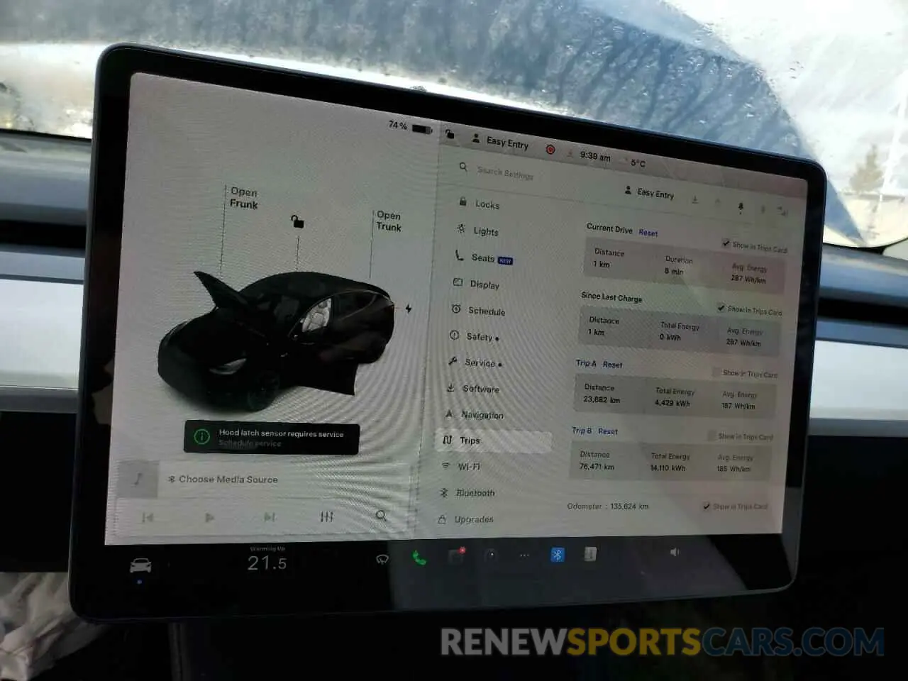 9 Photograph of a damaged car 5YJYGAEE0MF144423 TESLA MODEL Y 2021