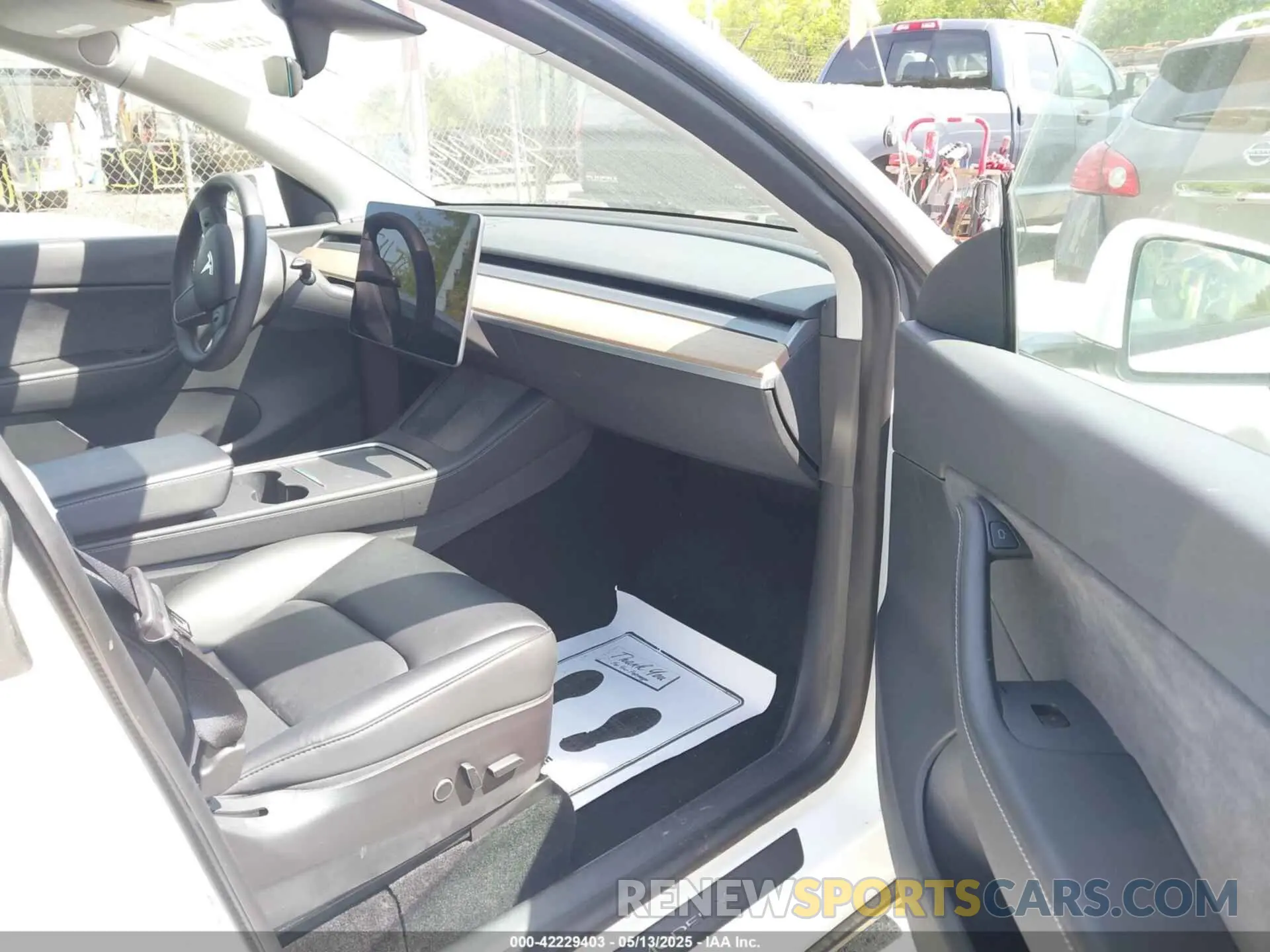 5 Photograph of a damaged car 5YJYGAEE0MF149430 TESLA MODEL Y 2021