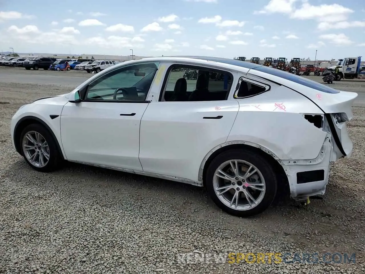 2 Photograph of a damaged car 5YJYGAEE0MF159388 TESLA MODEL Y 2021
