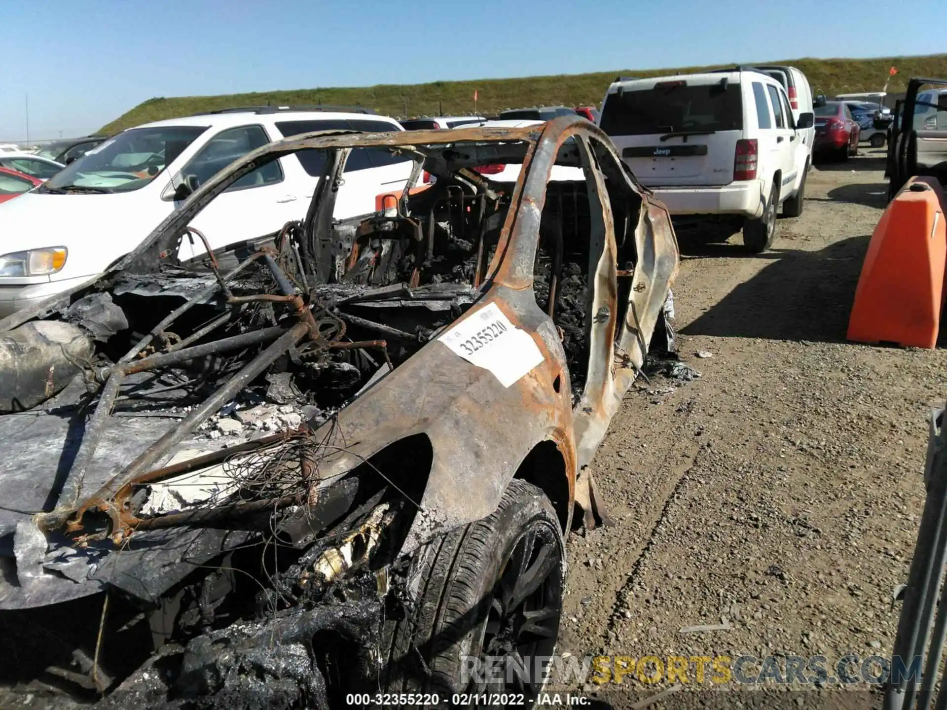 2 Photograph of a damaged car 5YJYGAEE0MF194383 TESLA MODEL Y 2021