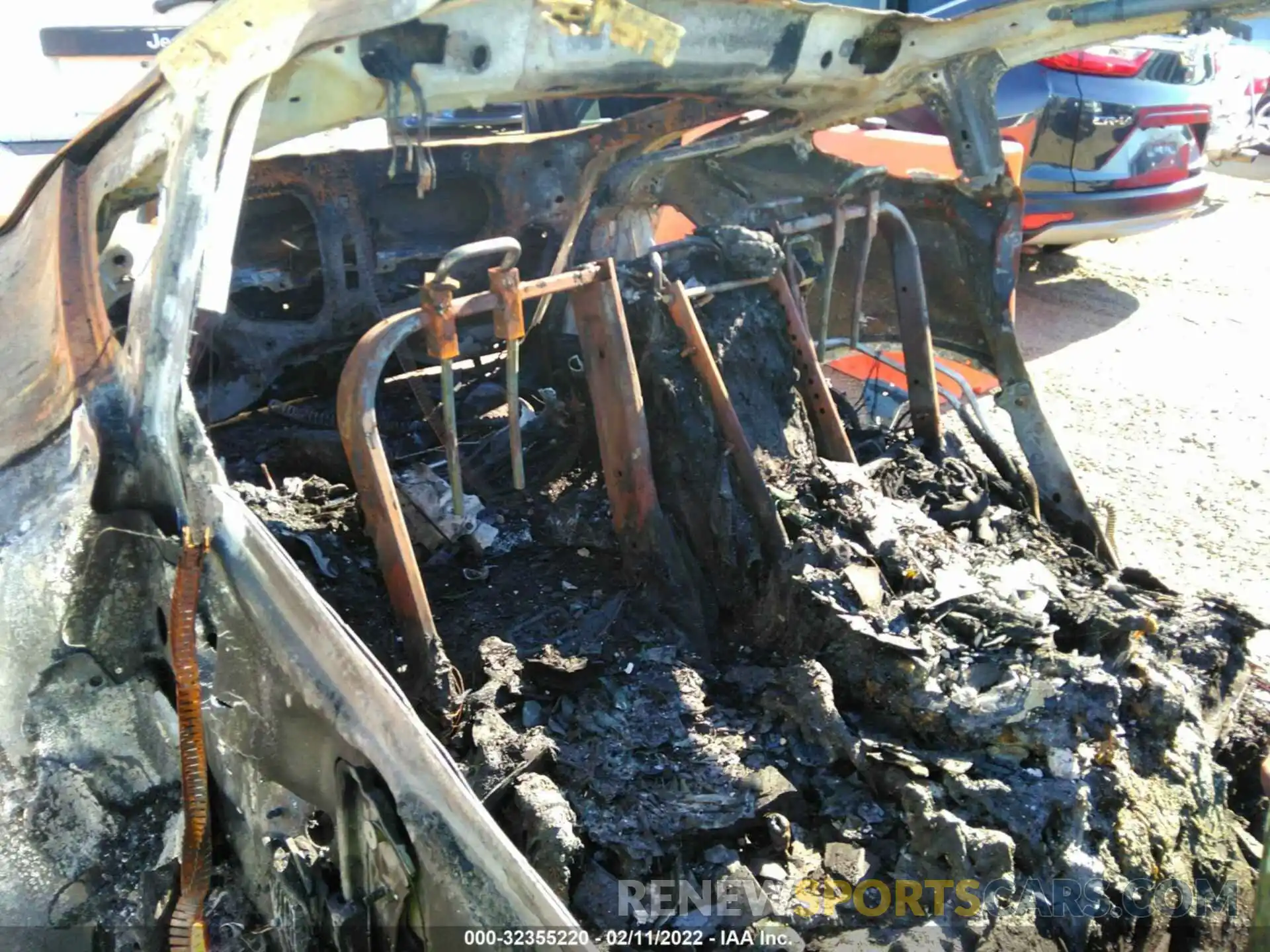 8 Photograph of a damaged car 5YJYGAEE0MF194383 TESLA MODEL Y 2021