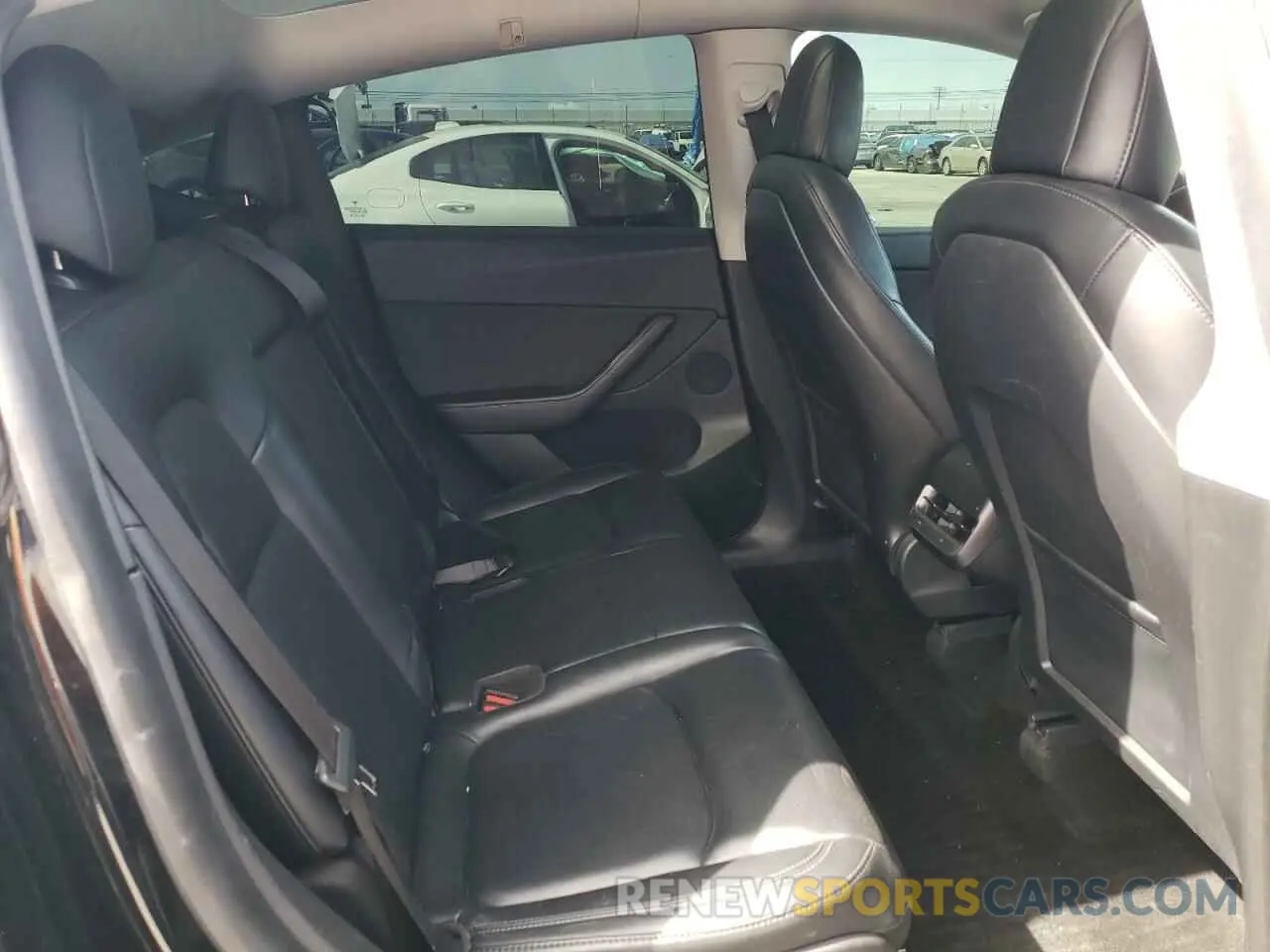 11 Photograph of a damaged car 5YJYGAEE0MF203308 TESLA MODEL Y 2021