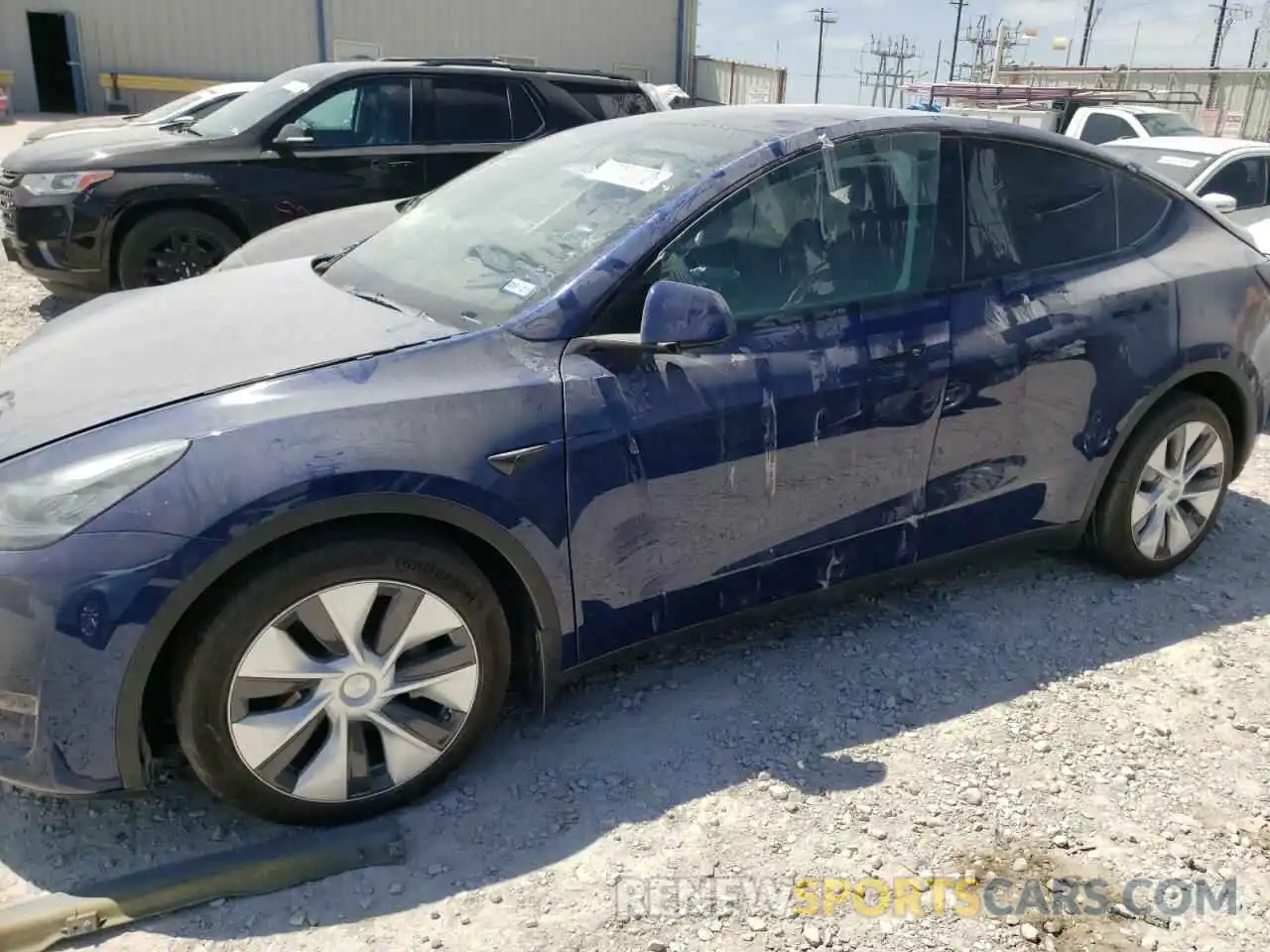 10 Photograph of a damaged car 5YJYGAEE0MF207410 TESLA MODEL Y 2021