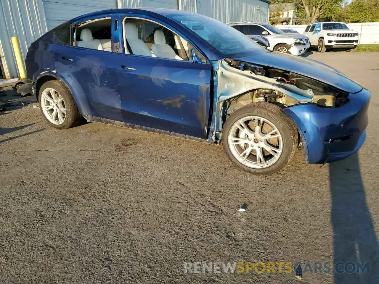 4 Photograph of a damaged car 5YJYGAEE1MF134533 TESLA MODEL Y 2021