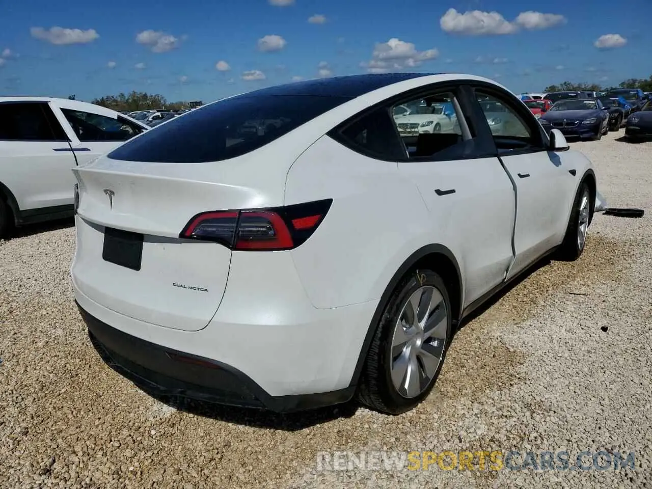 4 Photograph of a damaged car 5YJYGAEE1MF145063 TESLA MODEL Y 2021