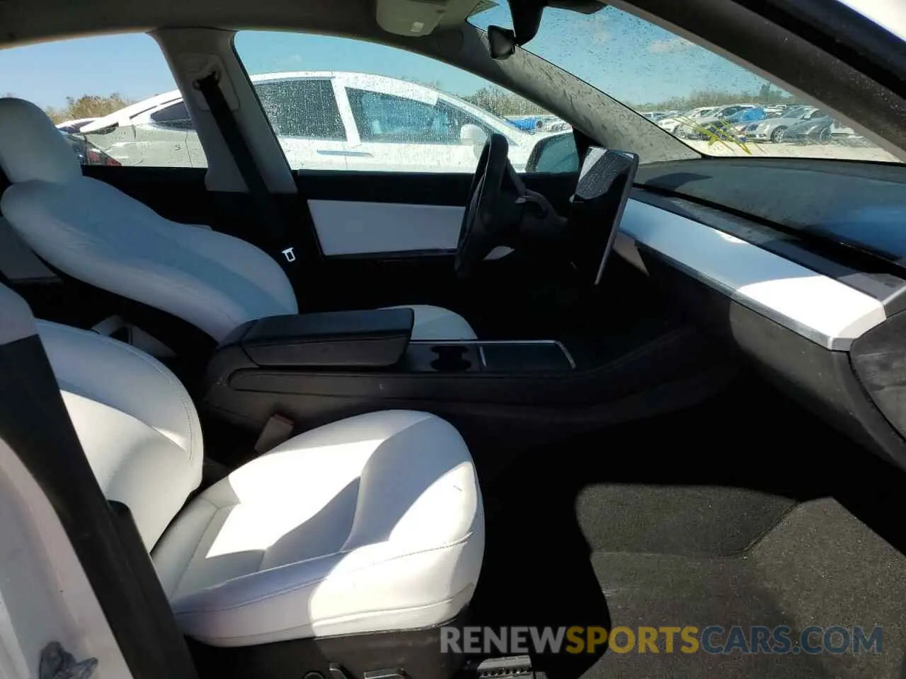 5 Photograph of a damaged car 5YJYGAEE1MF145063 TESLA MODEL Y 2021