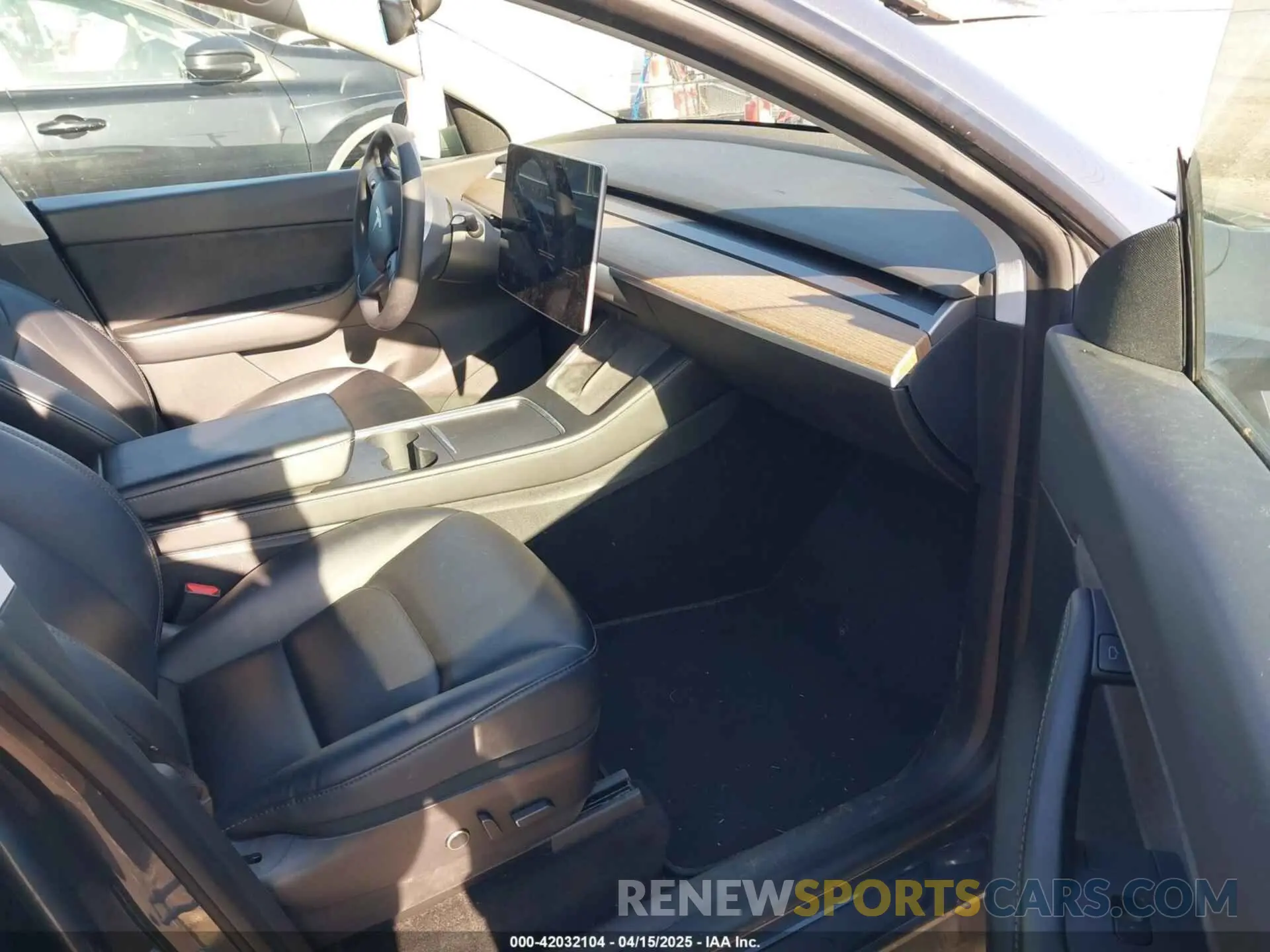 5 Photograph of a damaged car 5YJYGAEE1MF149887 TESLA MODEL Y 2021