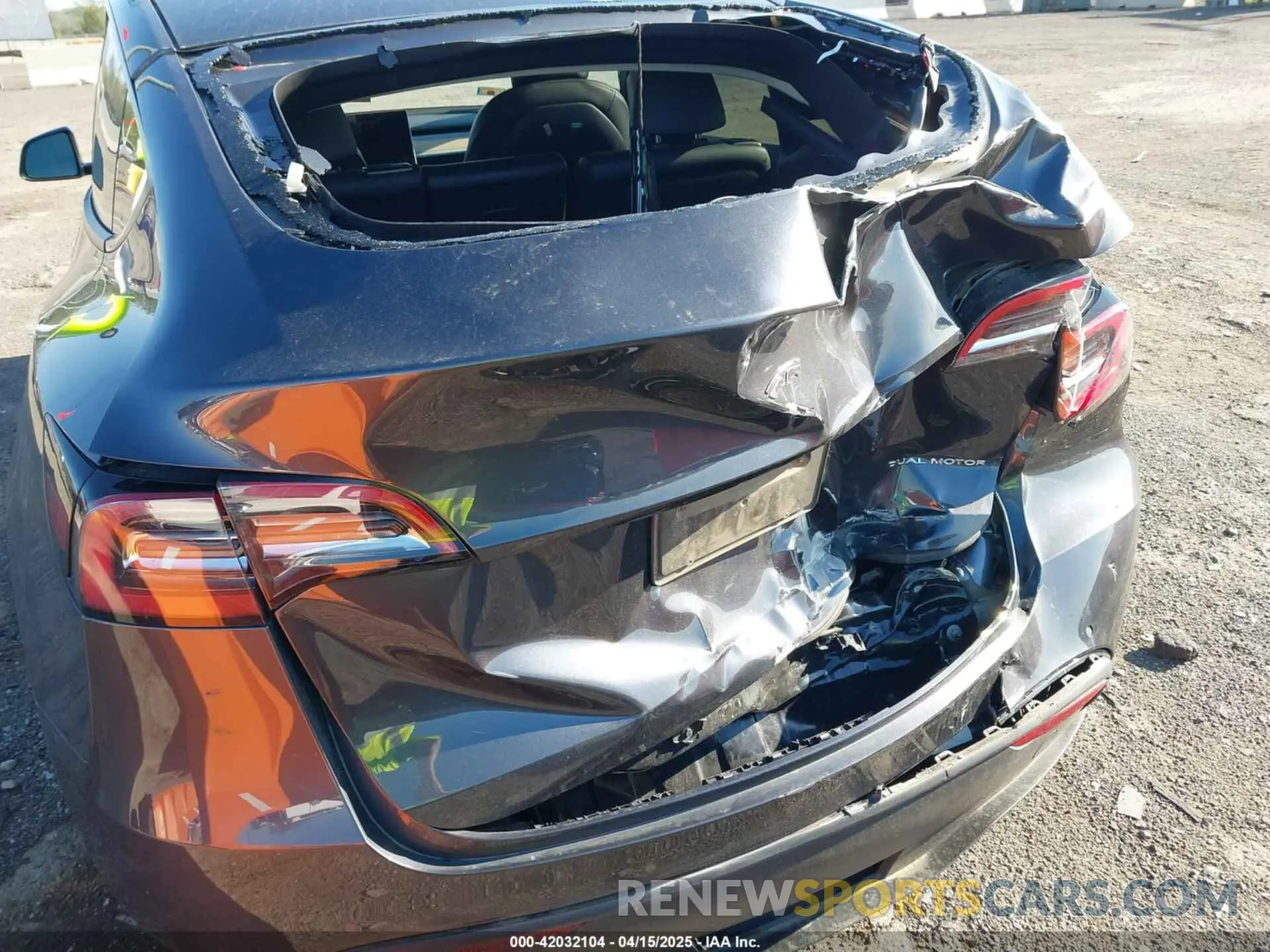 6 Photograph of a damaged car 5YJYGAEE1MF149887 TESLA MODEL Y 2021