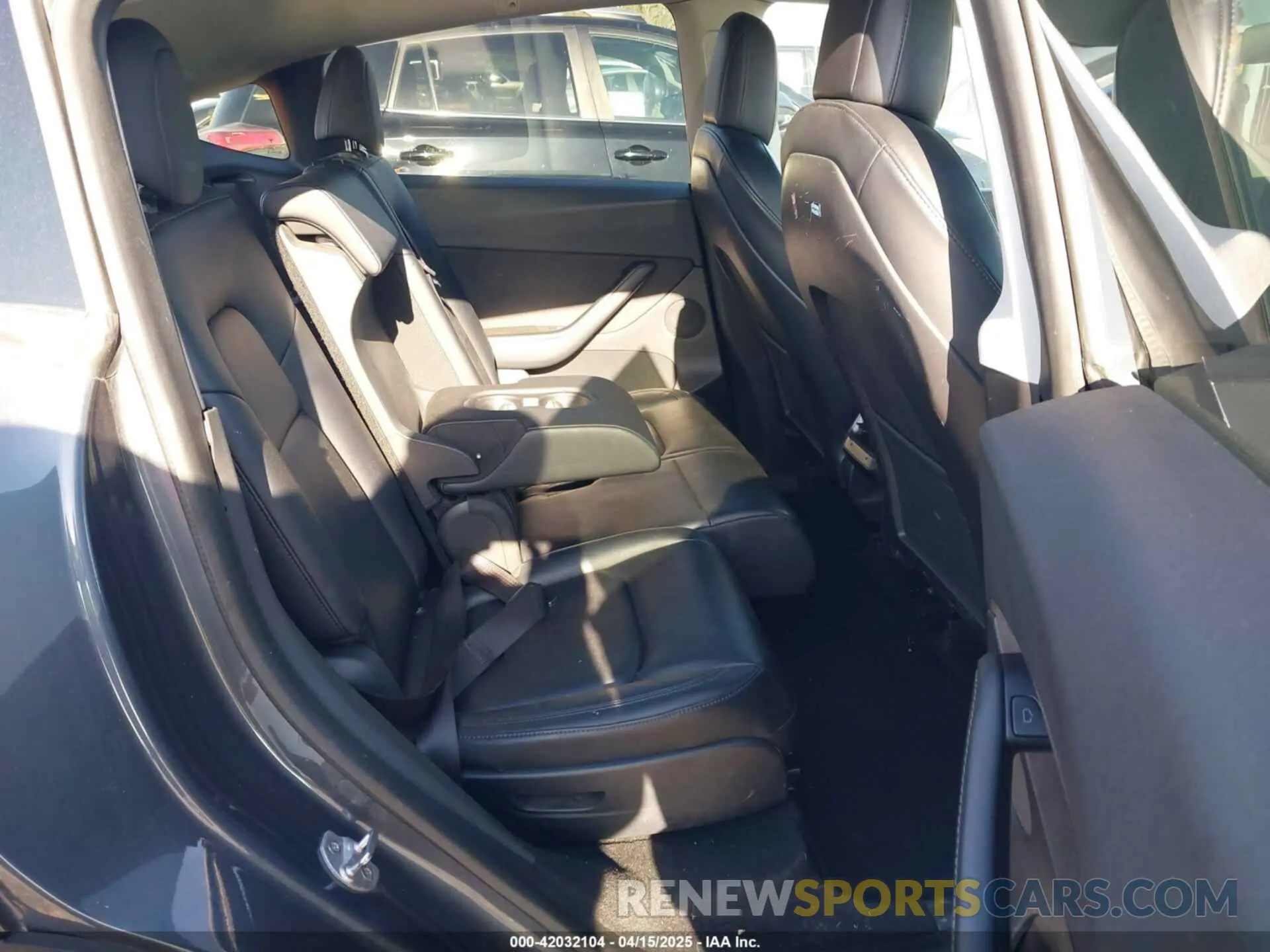 8 Photograph of a damaged car 5YJYGAEE1MF149887 TESLA MODEL Y 2021