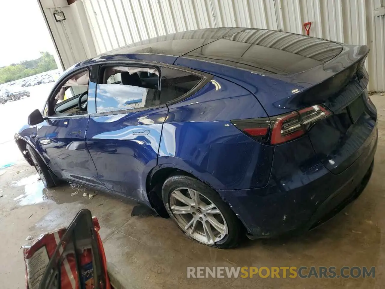 2 Photograph of a damaged car 5YJYGAEE1MF179892 TESLA MODEL Y 2021