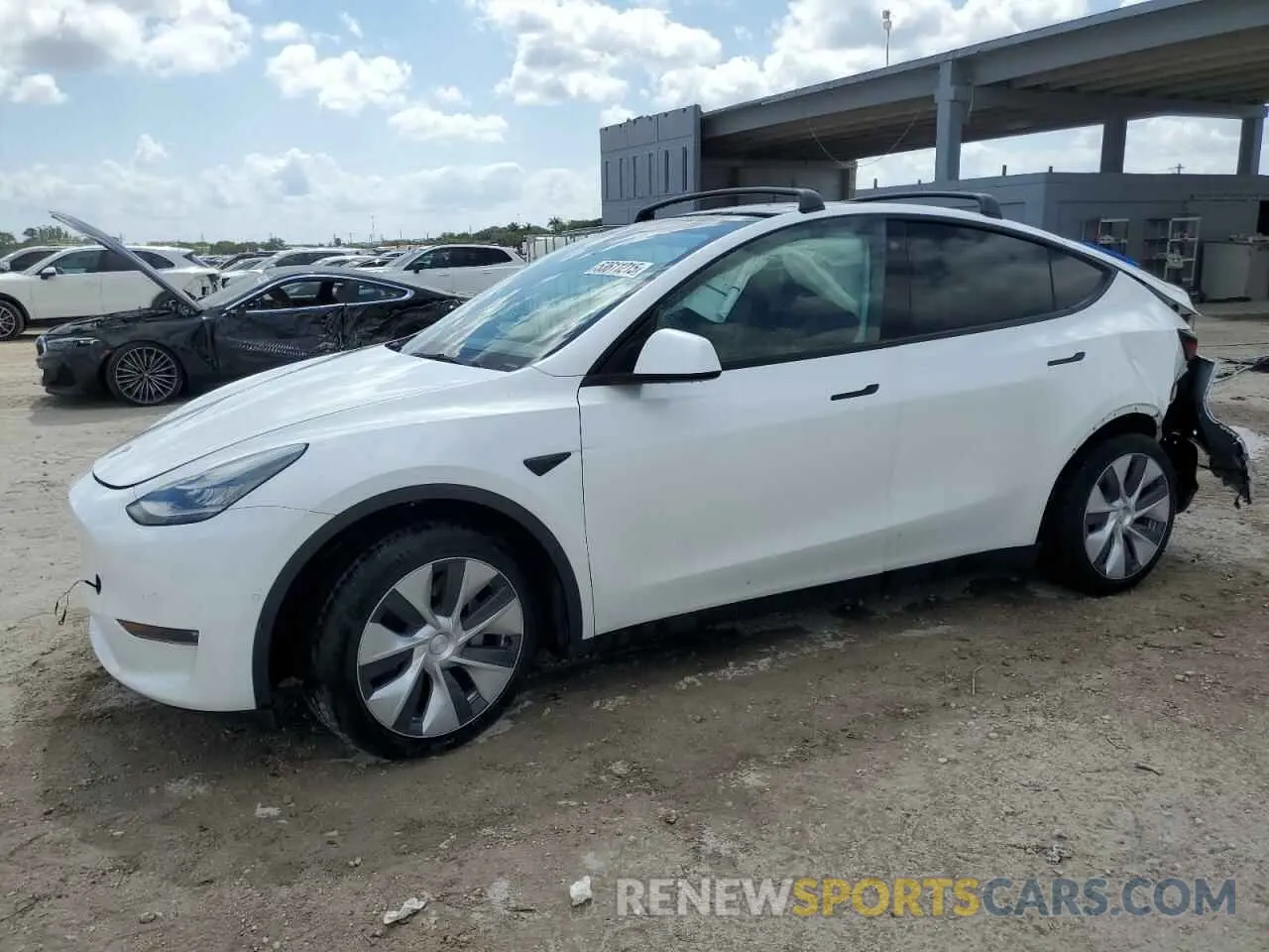 1 Photograph of a damaged car 5YJYGAEE1MF186602 TESLA MODEL Y 2021