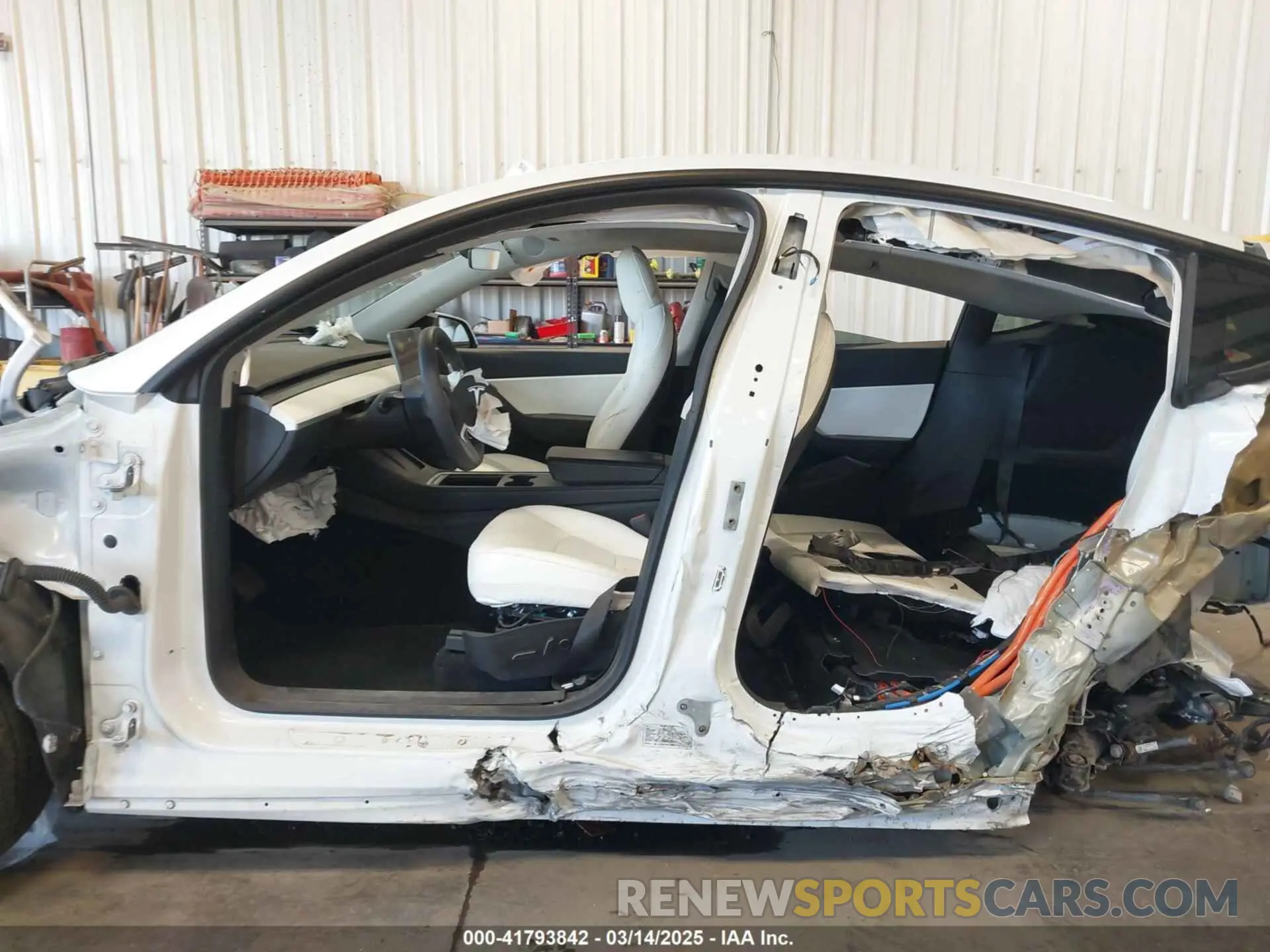 15 Photograph of a damaged car 5YJYGAEE1MF216200 TESLA MODEL Y 2021