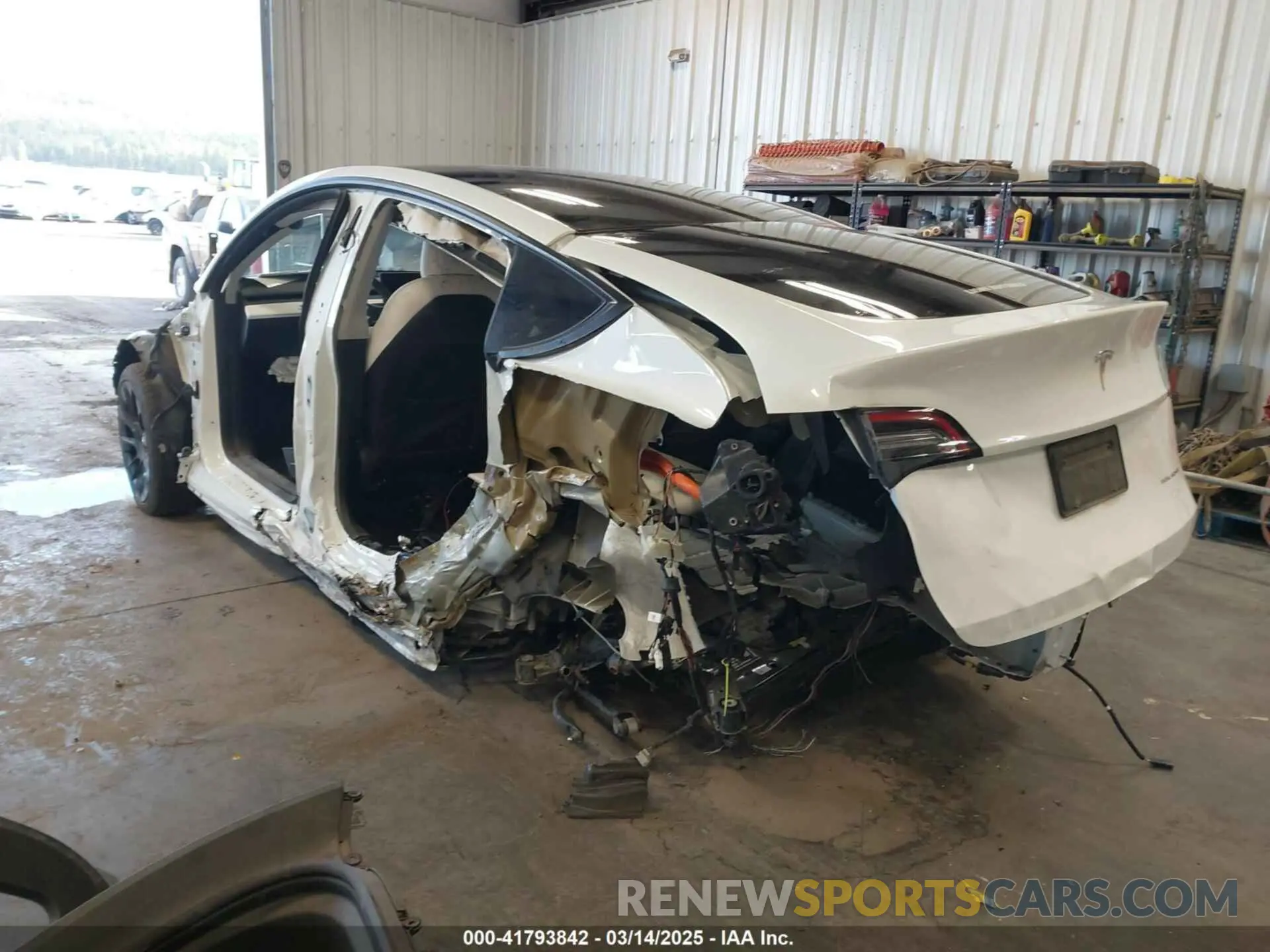 3 Photograph of a damaged car 5YJYGAEE1MF216200 TESLA MODEL Y 2021