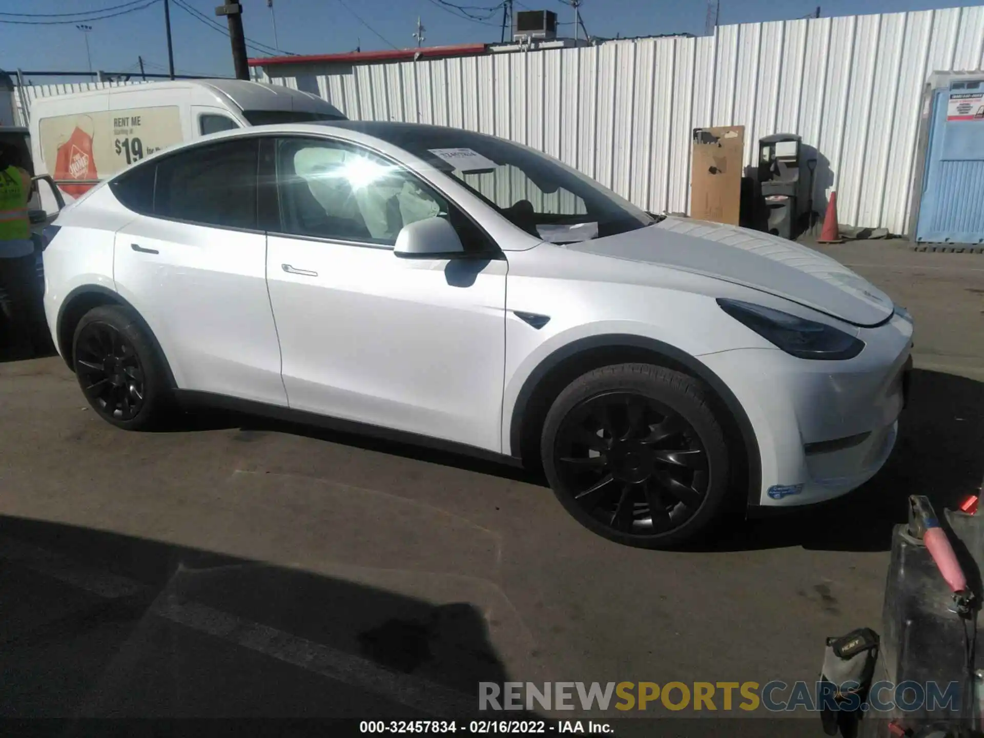 1 Photograph of a damaged car 5YJYGAEE1MF217184 TESLA MODEL Y 2021