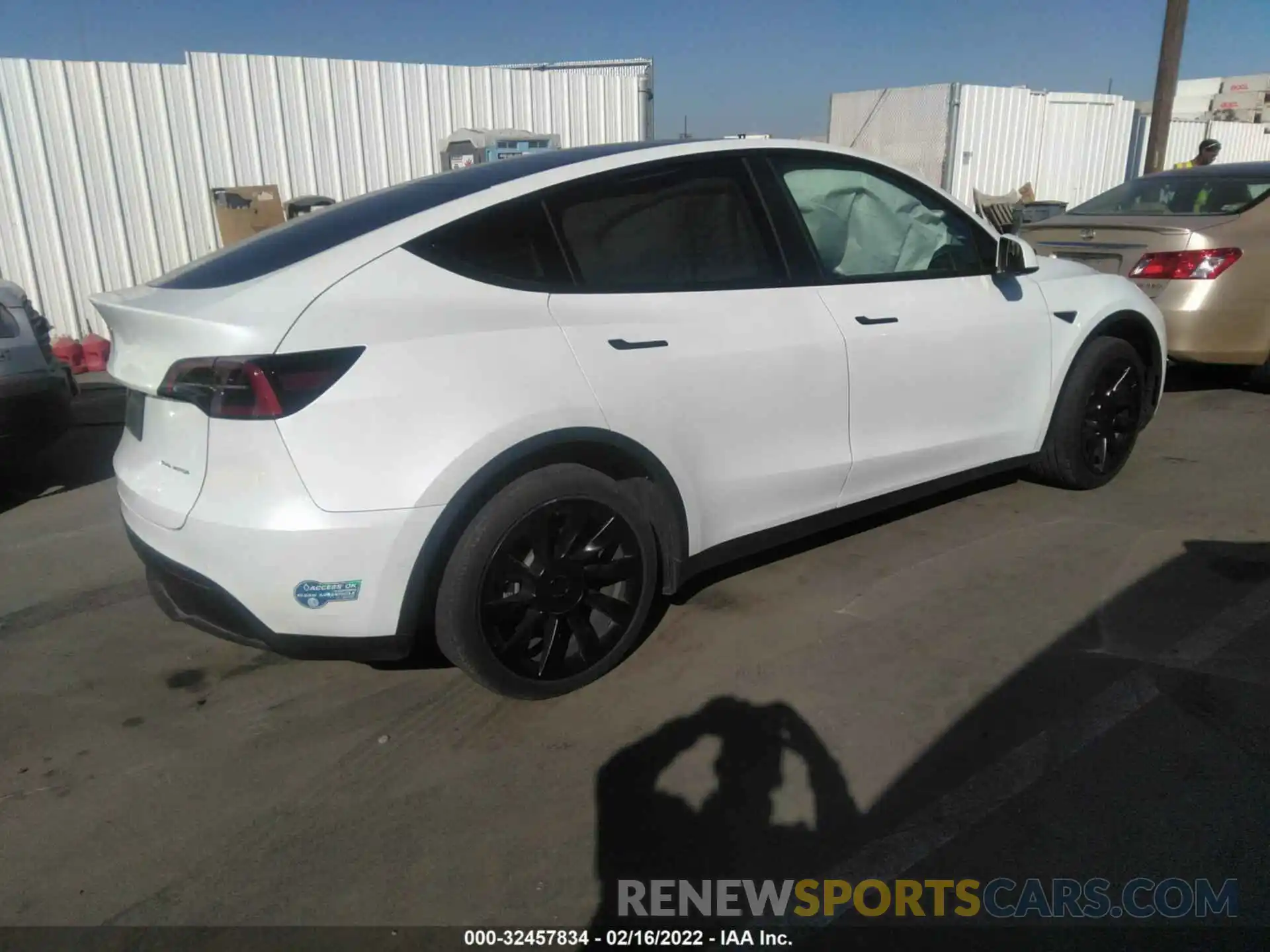 4 Photograph of a damaged car 5YJYGAEE1MF217184 TESLA MODEL Y 2021