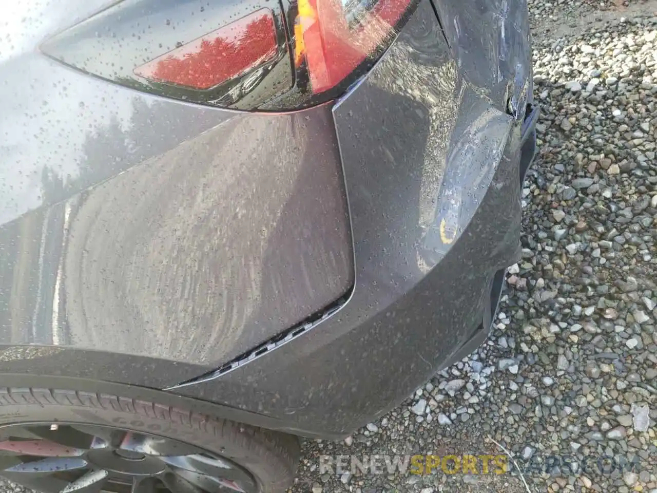 10 Photograph of a damaged car 5YJYGAEE1MF286876 TESLA MODEL Y 2021