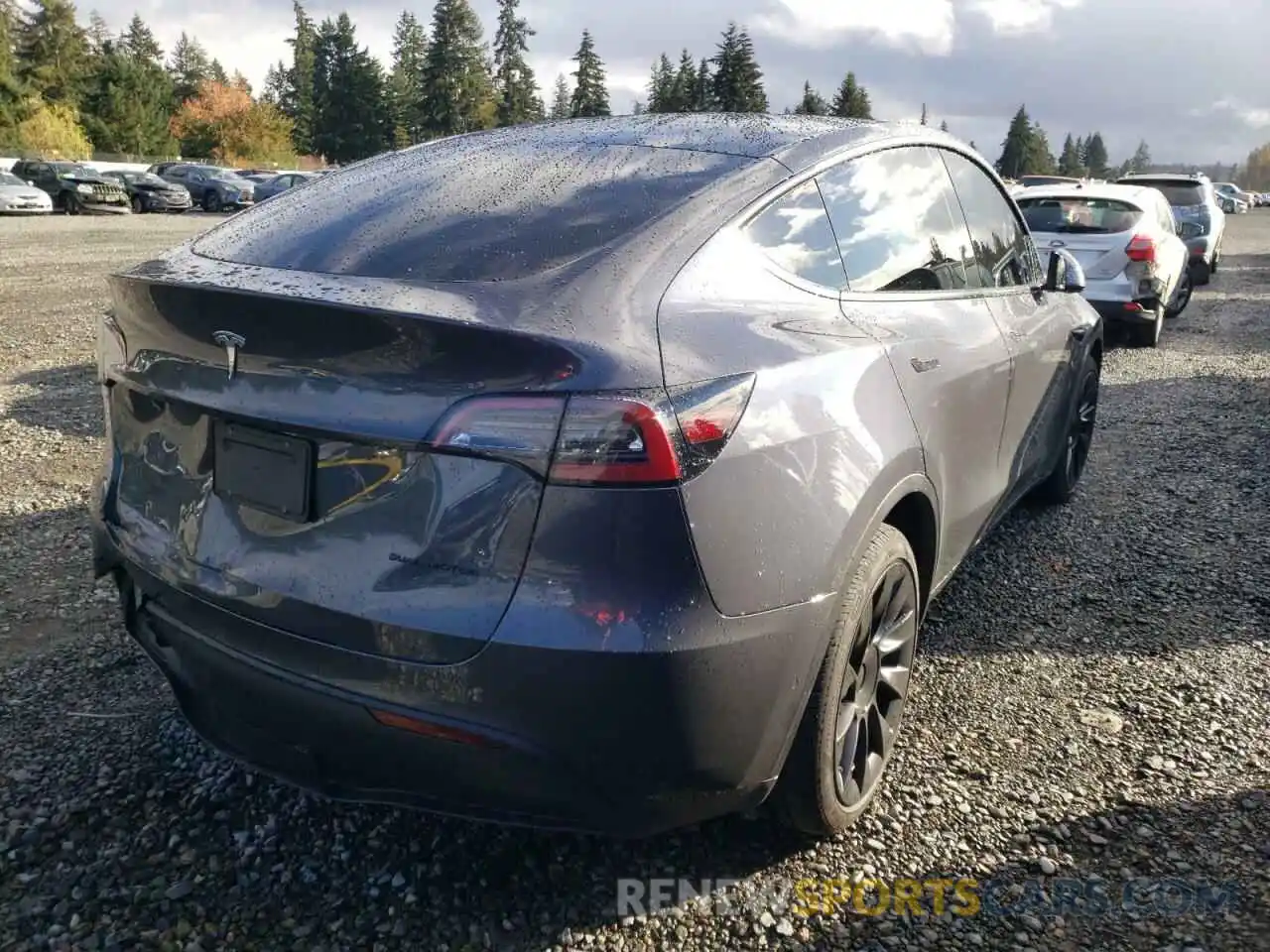 4 Photograph of a damaged car 5YJYGAEE1MF286876 TESLA MODEL Y 2021