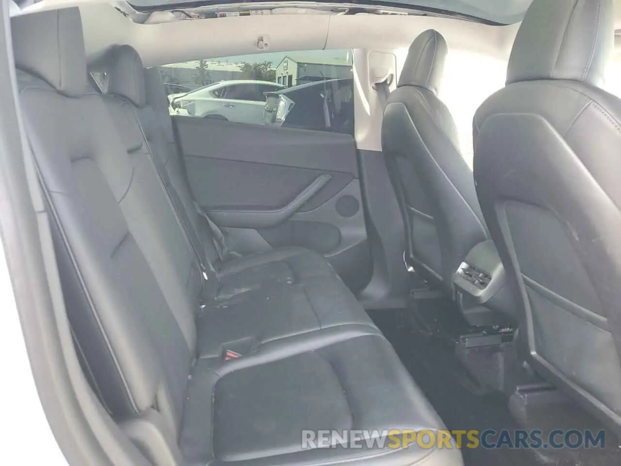10 Photograph of a damaged car 5YJYGAEE1MF305491 TESLA MODEL Y 2021
