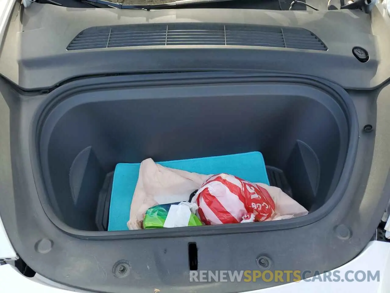 11 Photograph of a damaged car 5YJYGAEE1MF305491 TESLA MODEL Y 2021