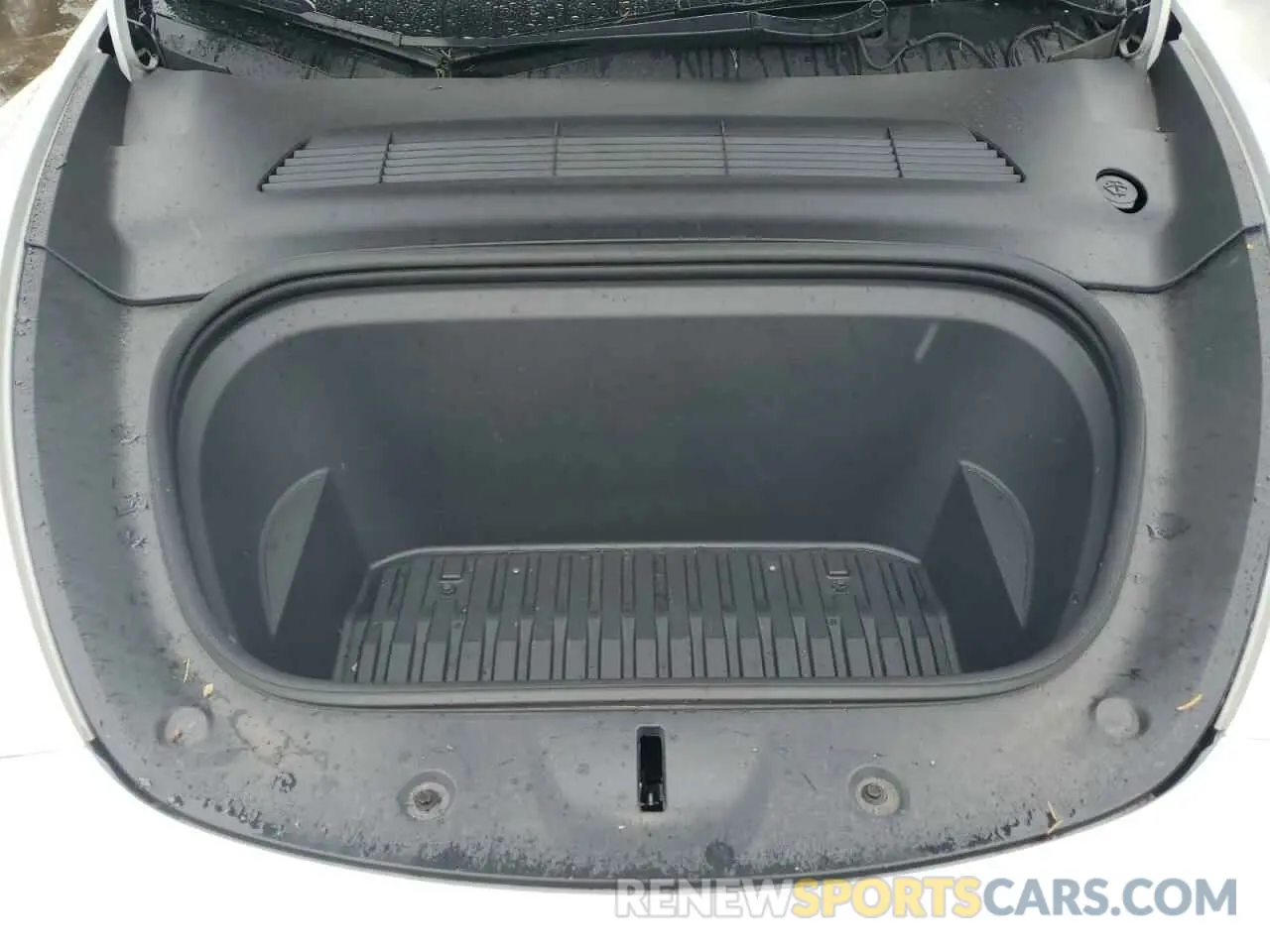 12 Photograph of a damaged car 5YJYGAEE2MF115988 TESLA MODEL Y 2021