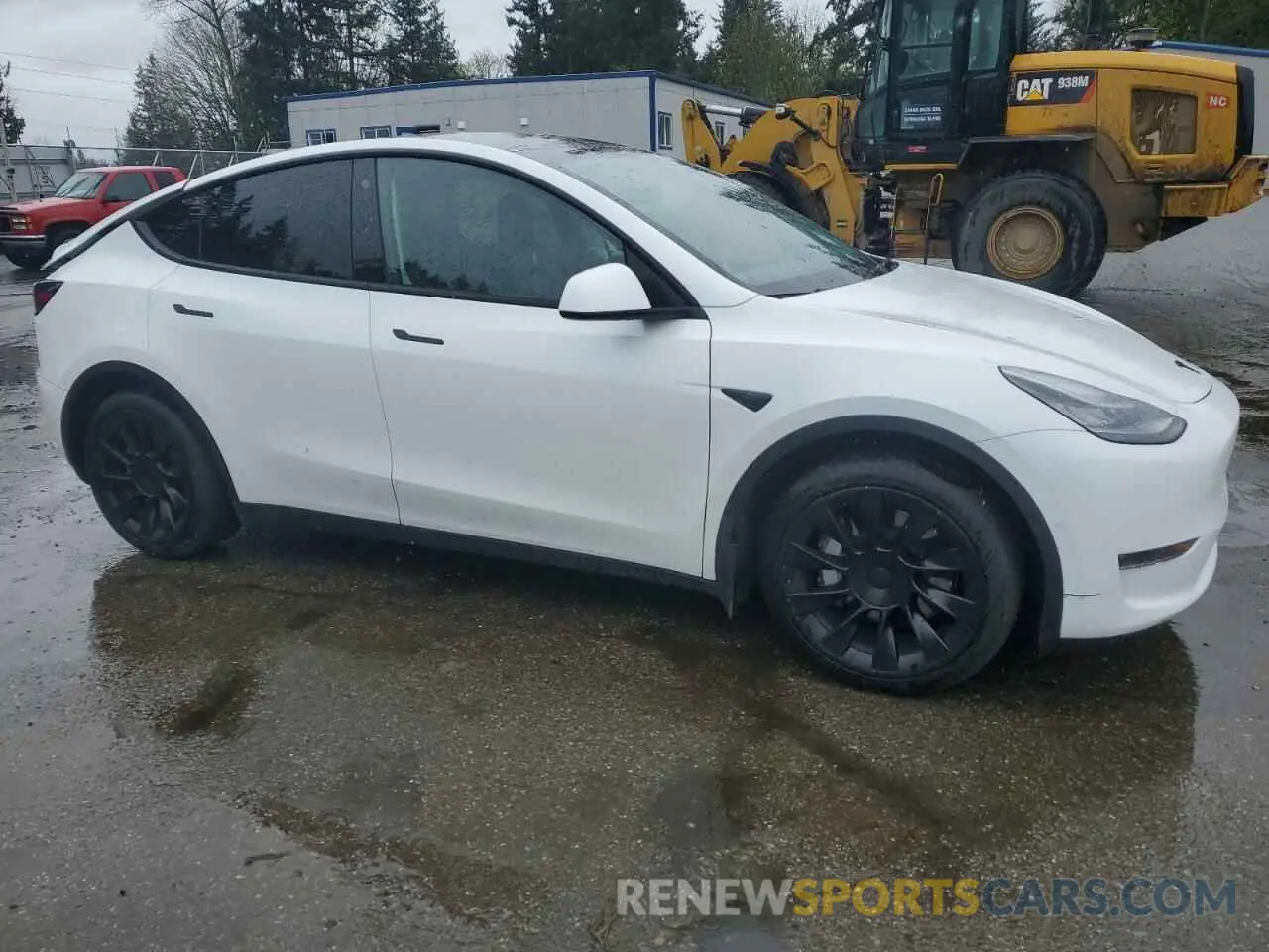 4 Photograph of a damaged car 5YJYGAEE2MF115988 TESLA MODEL Y 2021