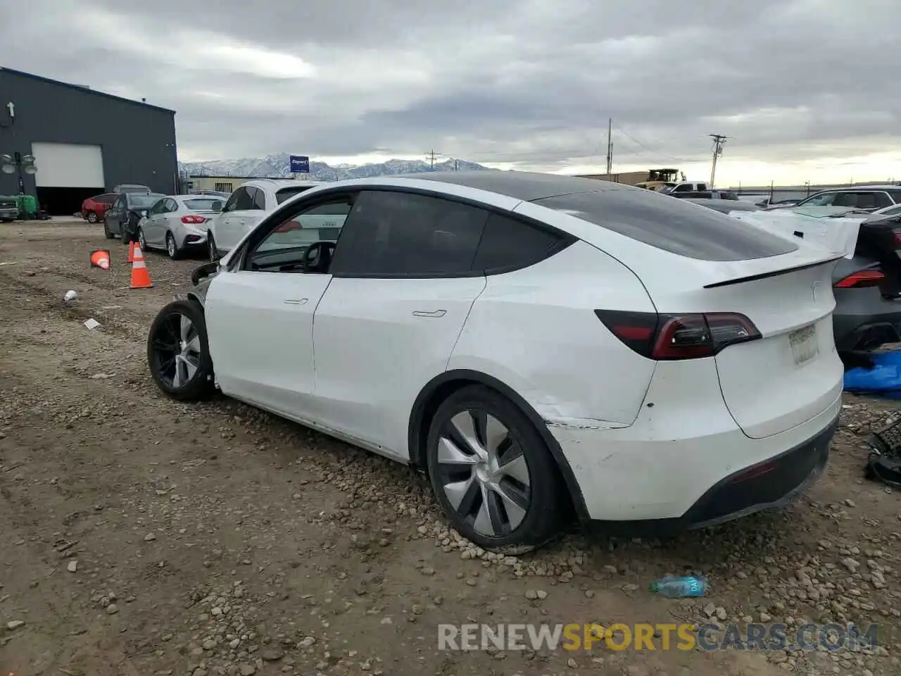 2 Photograph of a damaged car 5YJYGAEE2MF208350 TESLA MODEL Y 2021