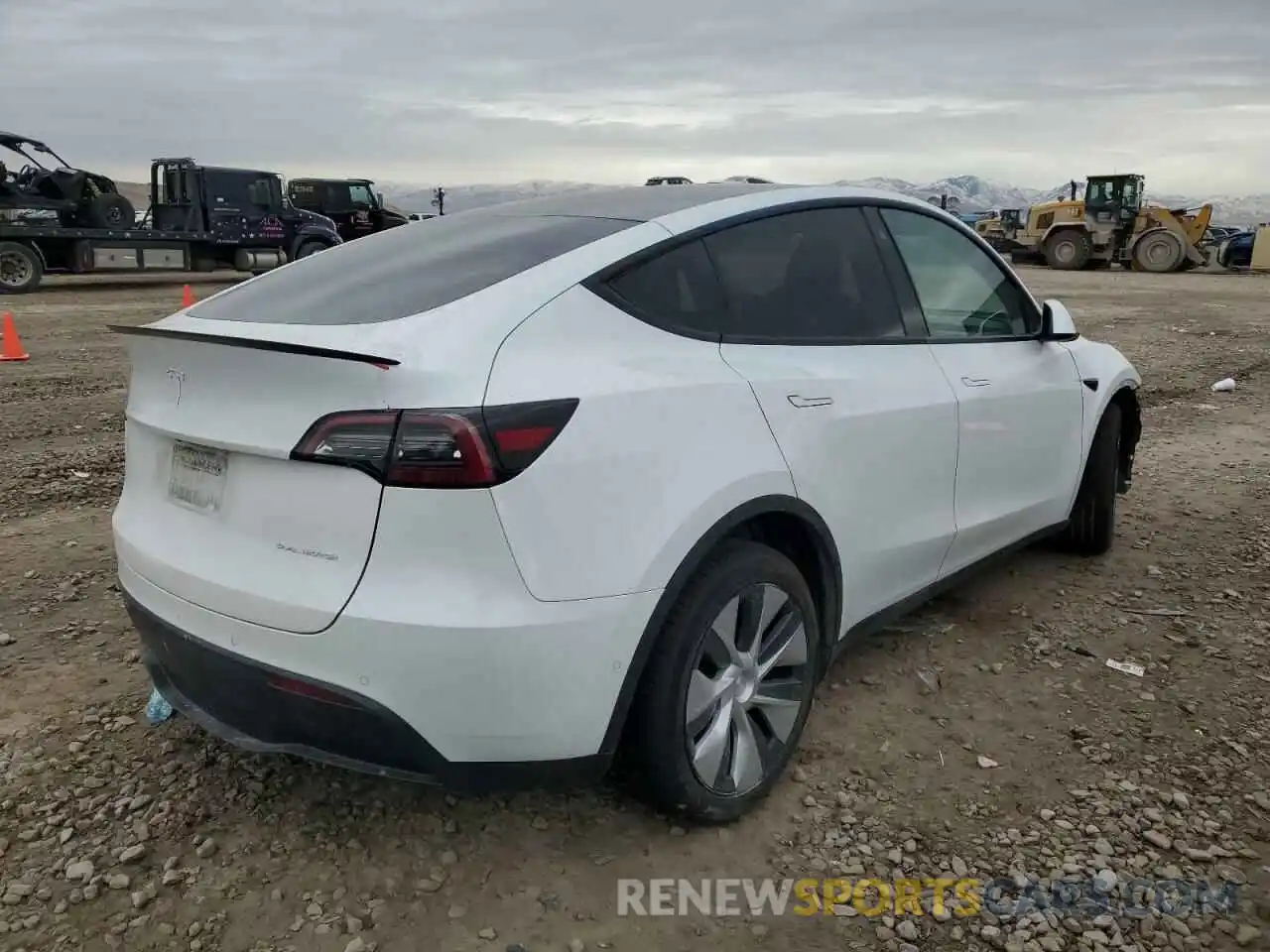 3 Photograph of a damaged car 5YJYGAEE2MF208350 TESLA MODEL Y 2021