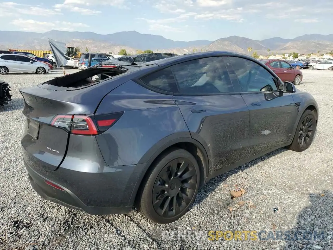 3 Photograph of a damaged car 5YJYGAEE2MF252025 TESLA MODEL Y 2021