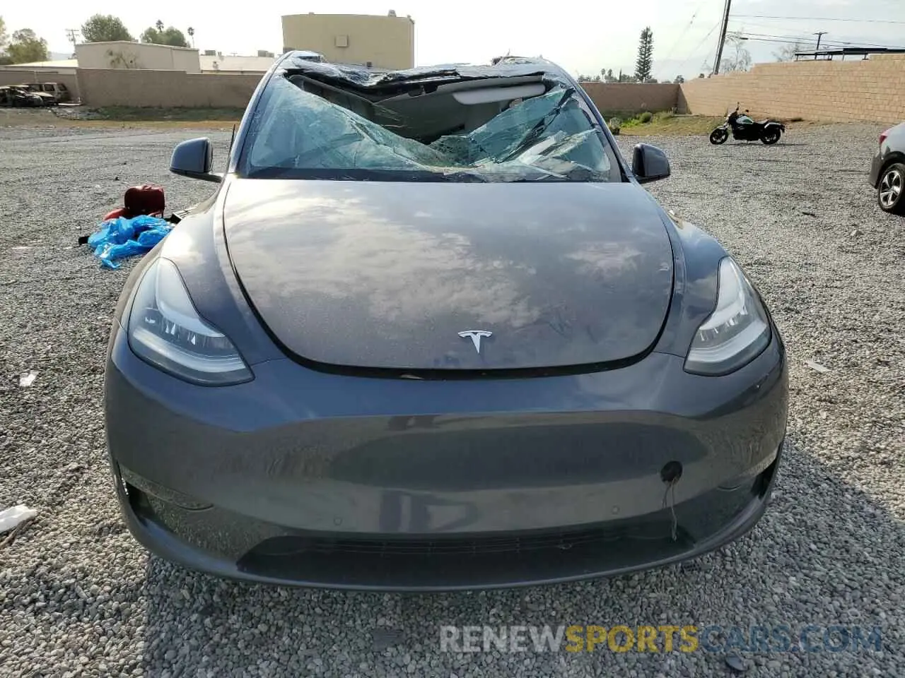 5 Photograph of a damaged car 5YJYGAEE2MF252025 TESLA MODEL Y 2021